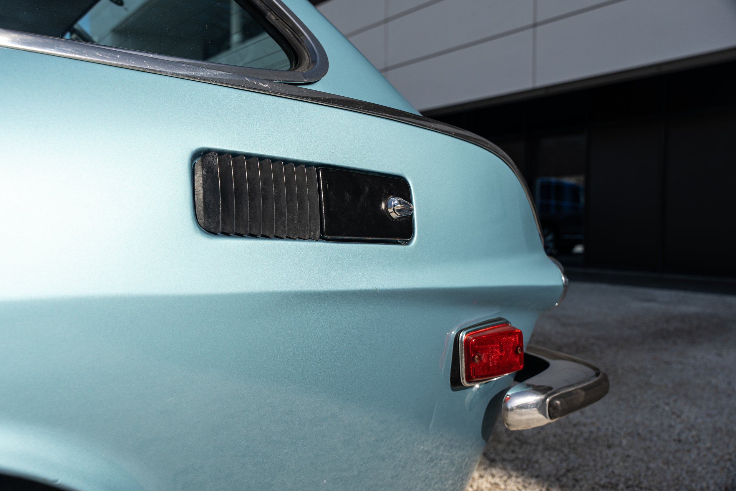 Volvo P1800 ES (17).jpg