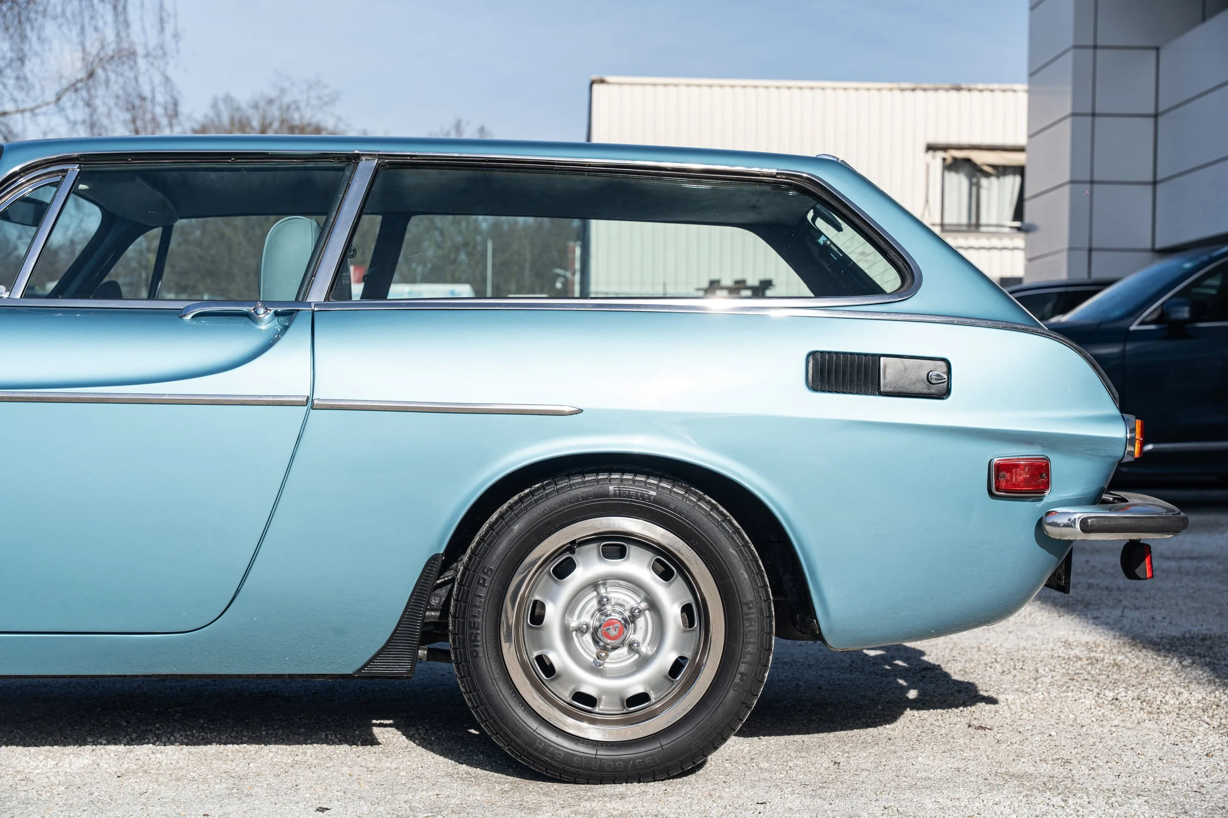 Volvo P1800 ES (12).jpg
