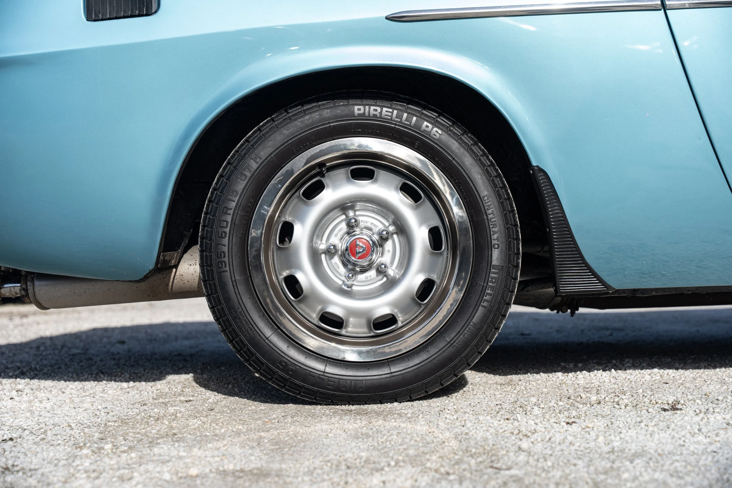 Volvo P1800 ES (26).jpg