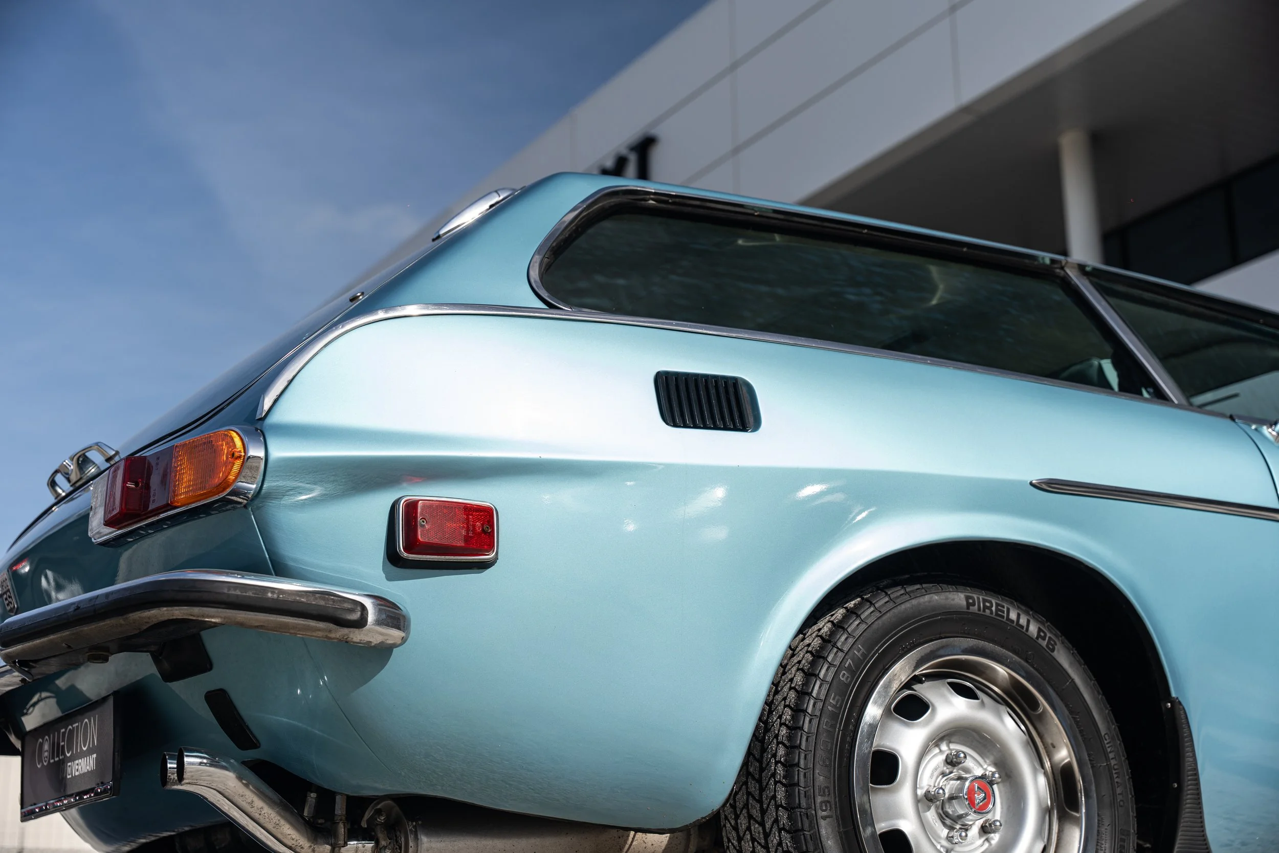 Volvo P1800 ES (25).jpg