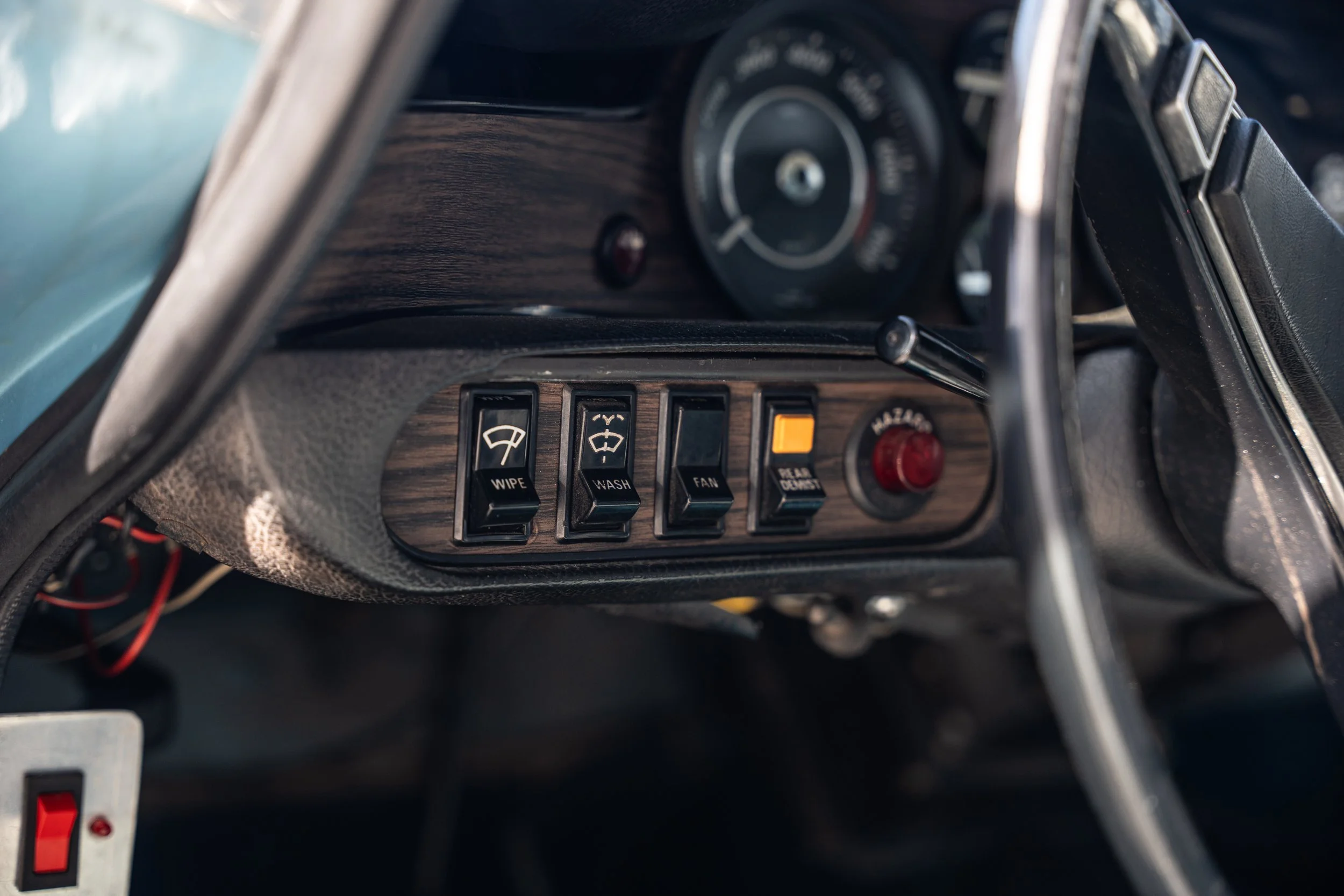 Volvo P1800 ES (31).jpg