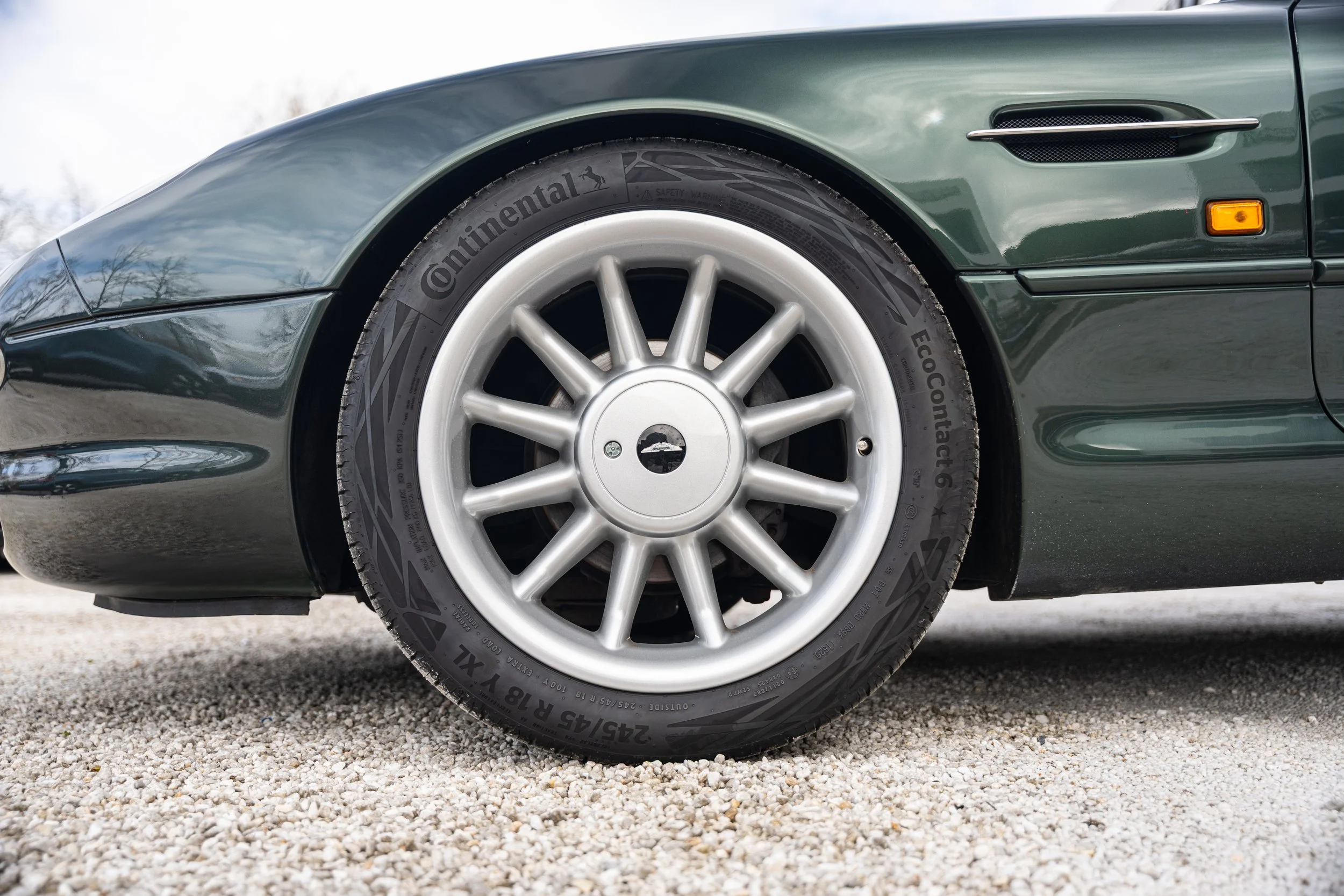 Aston Martin DB7 i6 (19).jpg