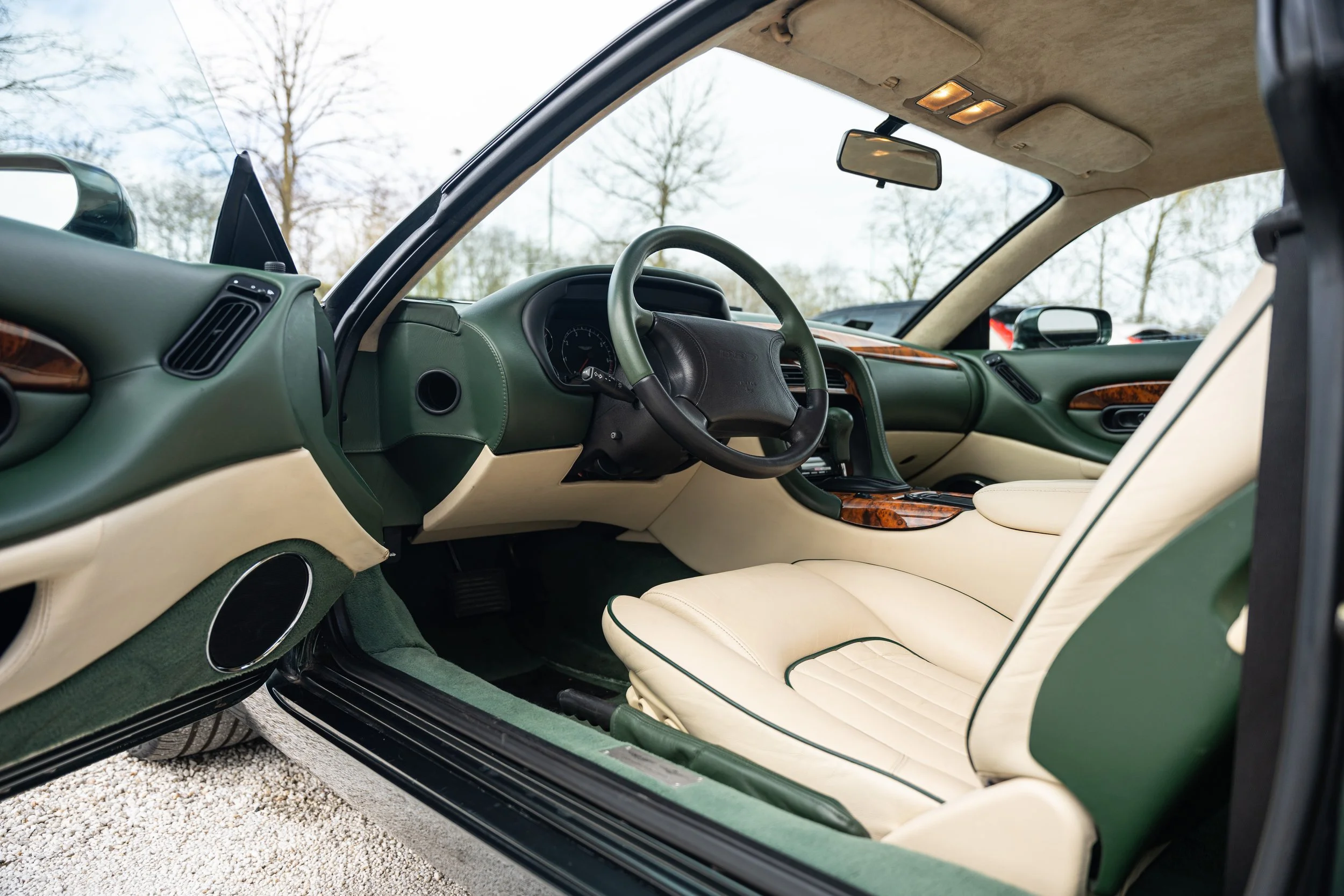 Aston Martin DB7 i6 (36).jpg