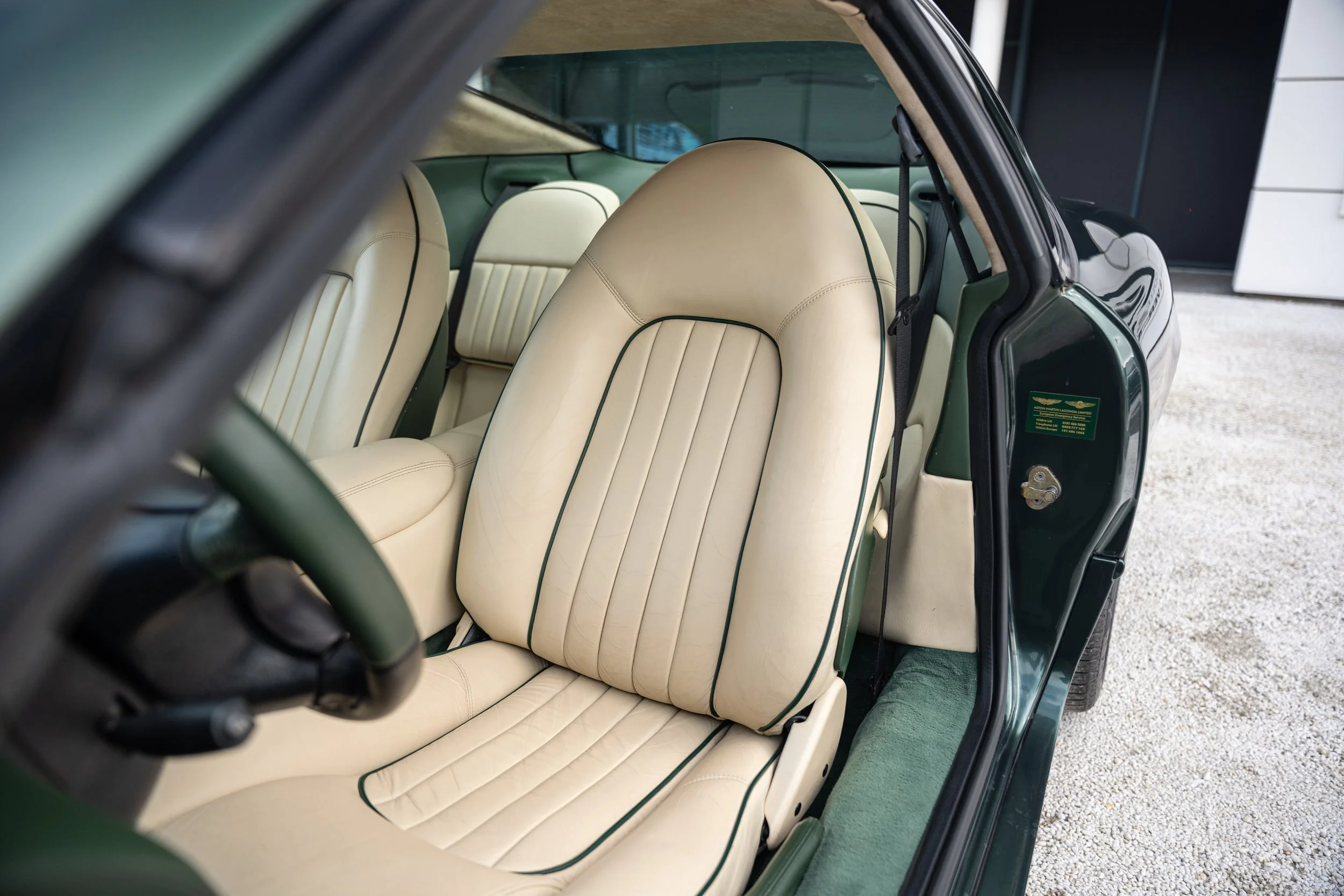 Aston Martin DB7 i6 (44).jpg