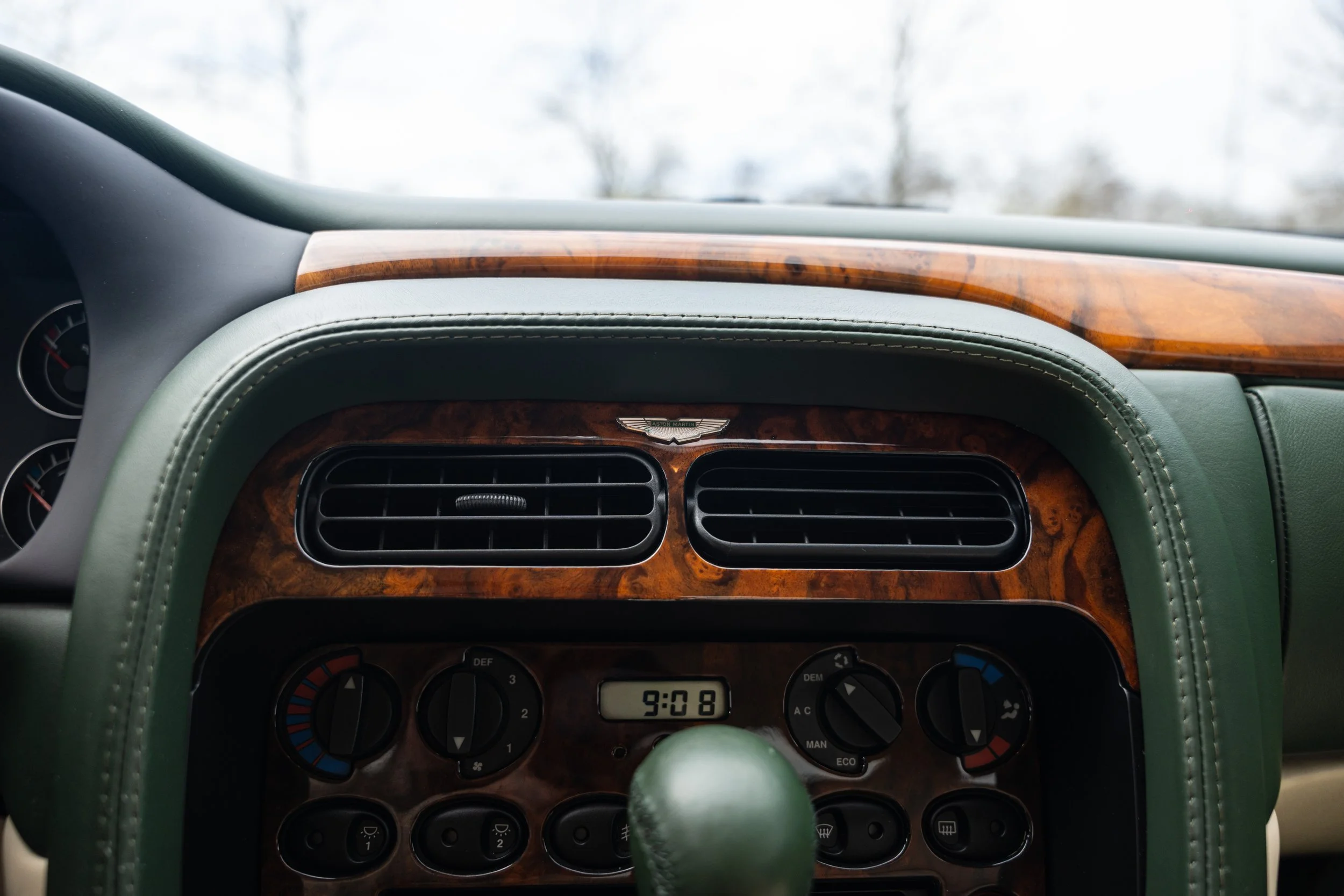 Aston Martin DB7 i6 (57).jpg