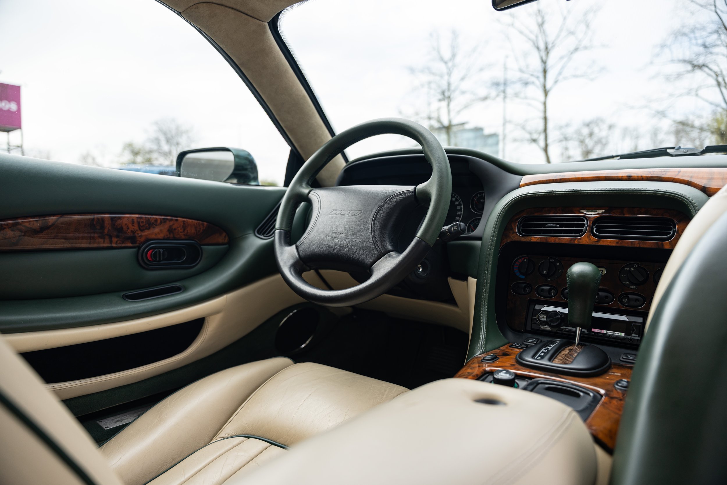 Aston Martin DB7 i6 (61).jpg