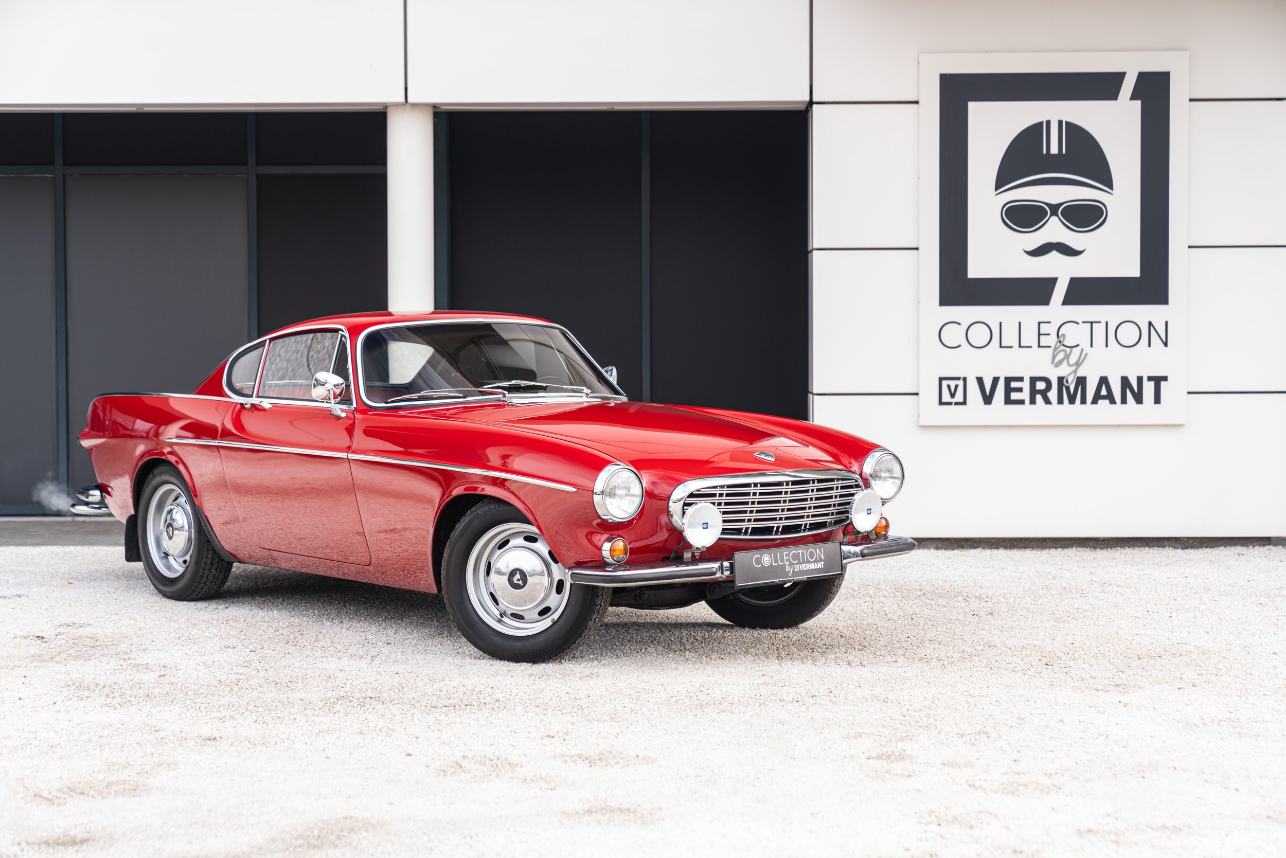 Volvo P1800 S (1).jpg