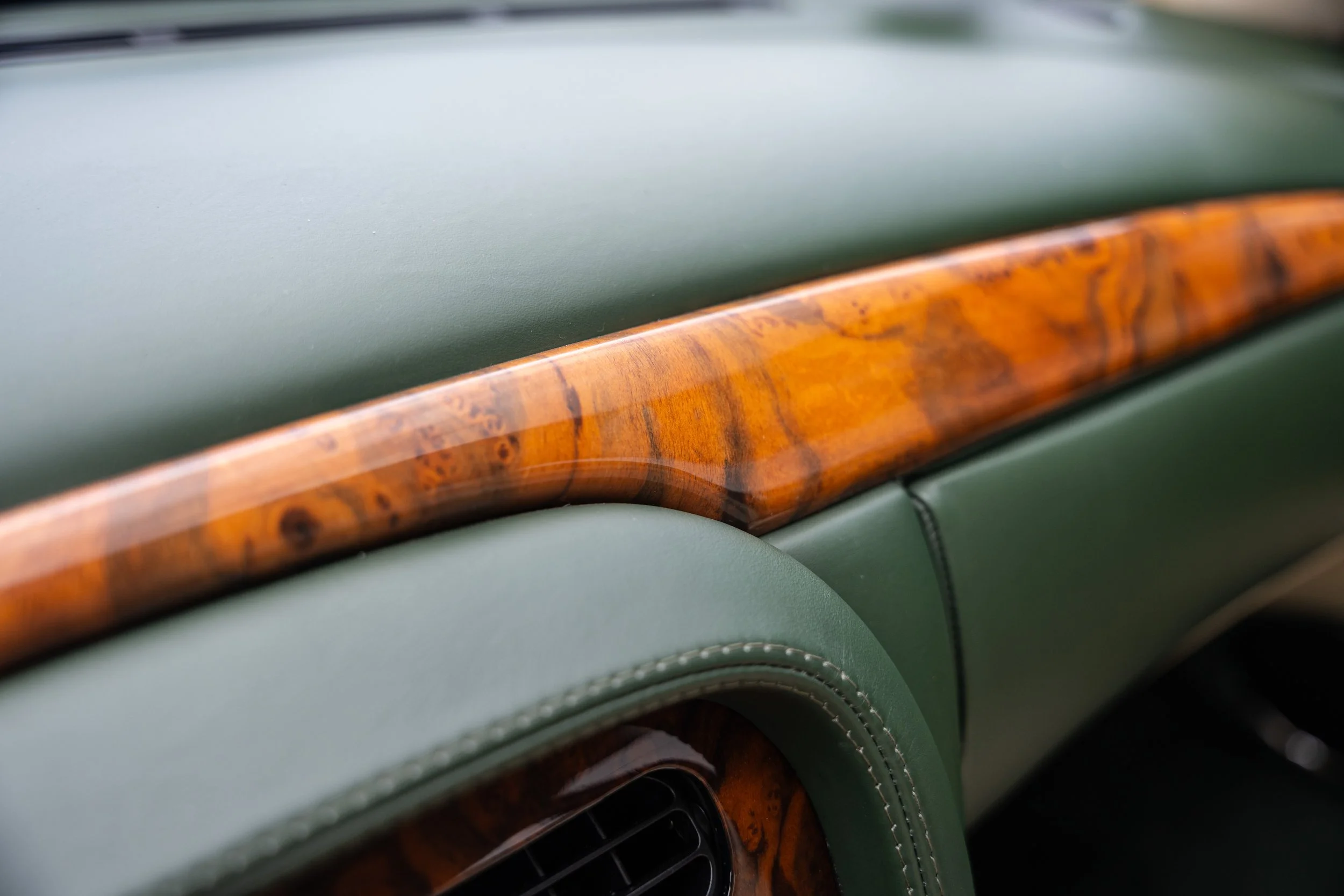 Aston Martin DB7 i6 (58).jpg