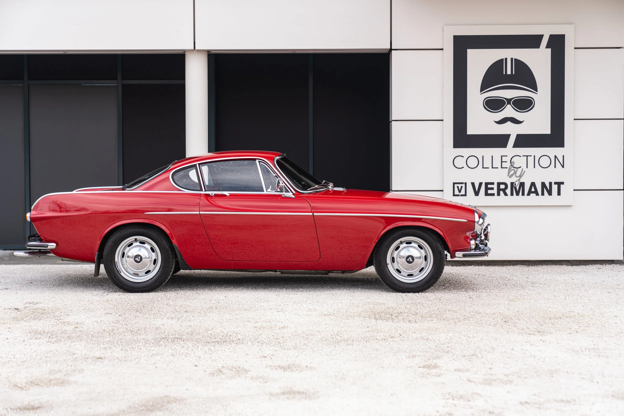 Volvo P1800 S (2).jpg