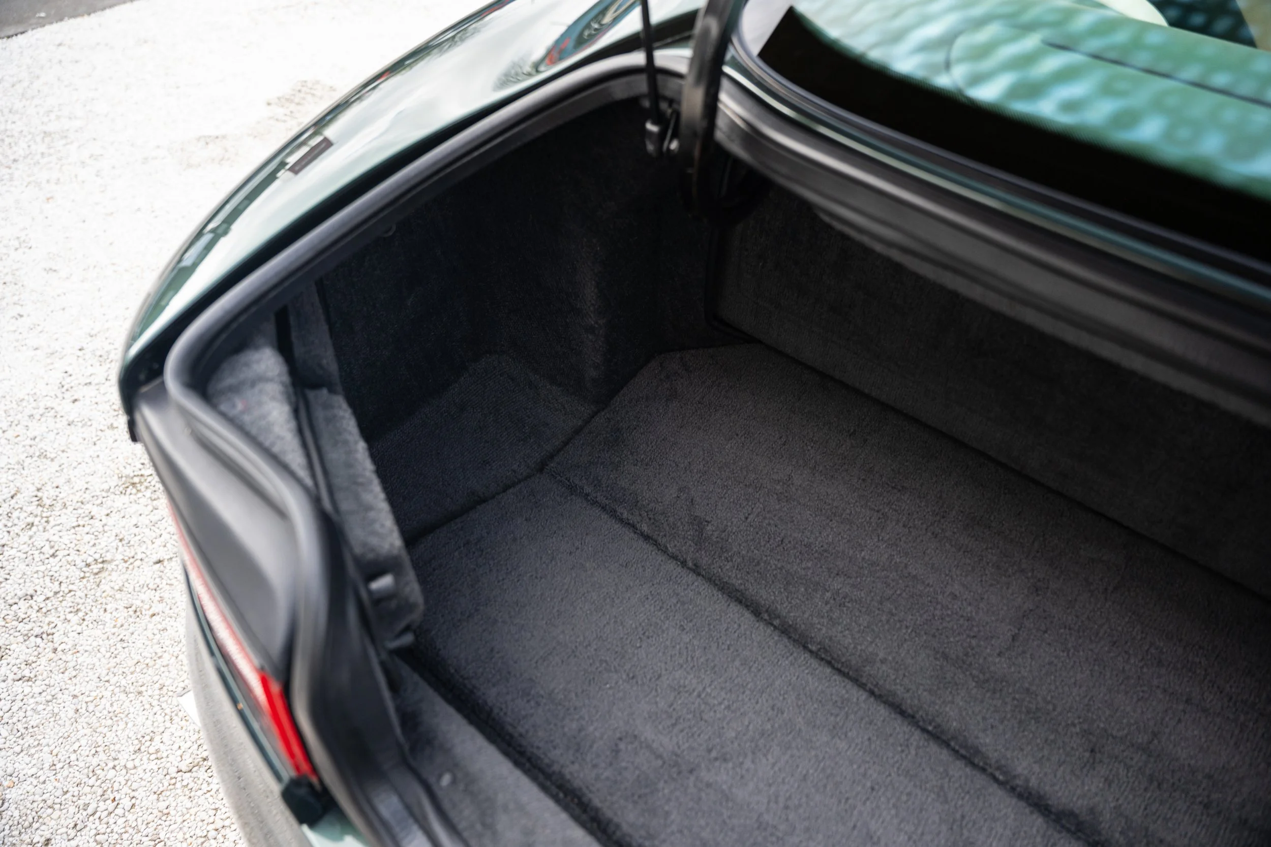 Aston Martin DB7 i6 (70).jpg