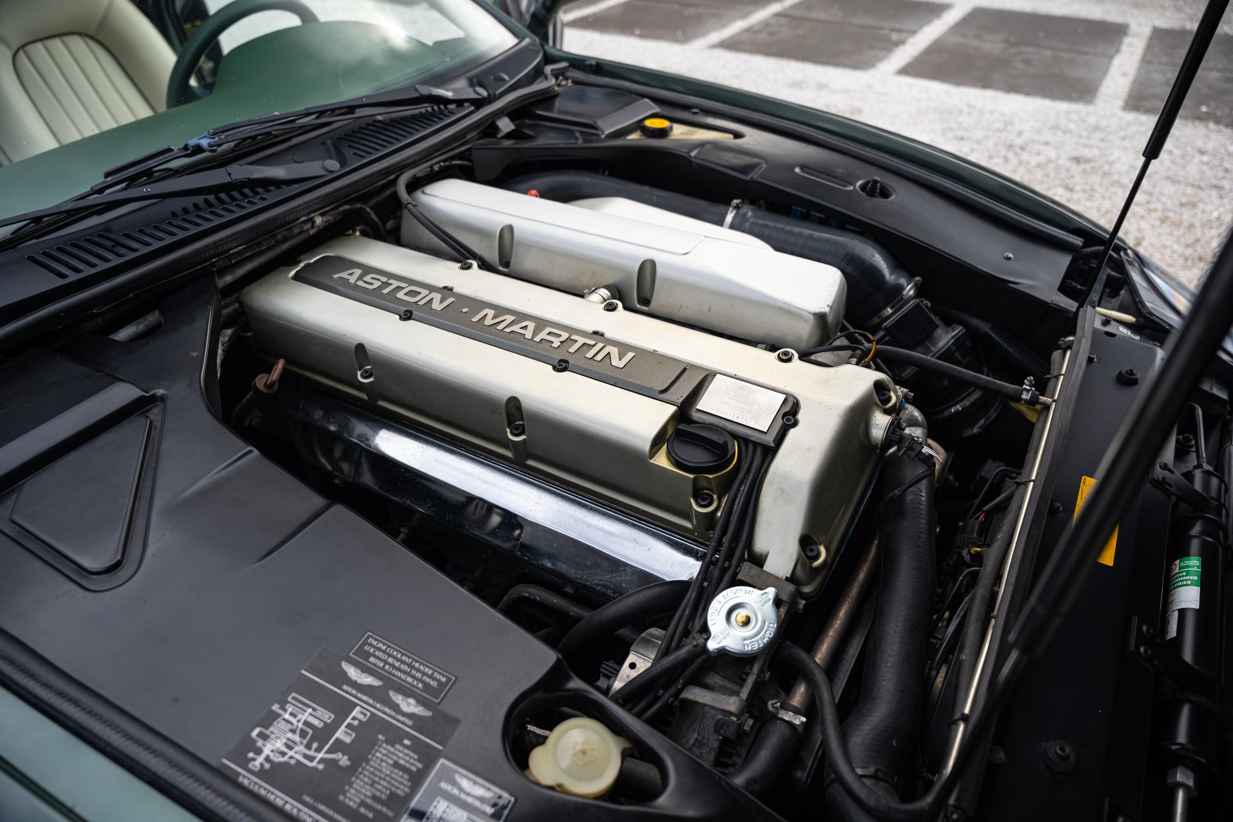 Aston Martin DB7 i6 (75).jpg