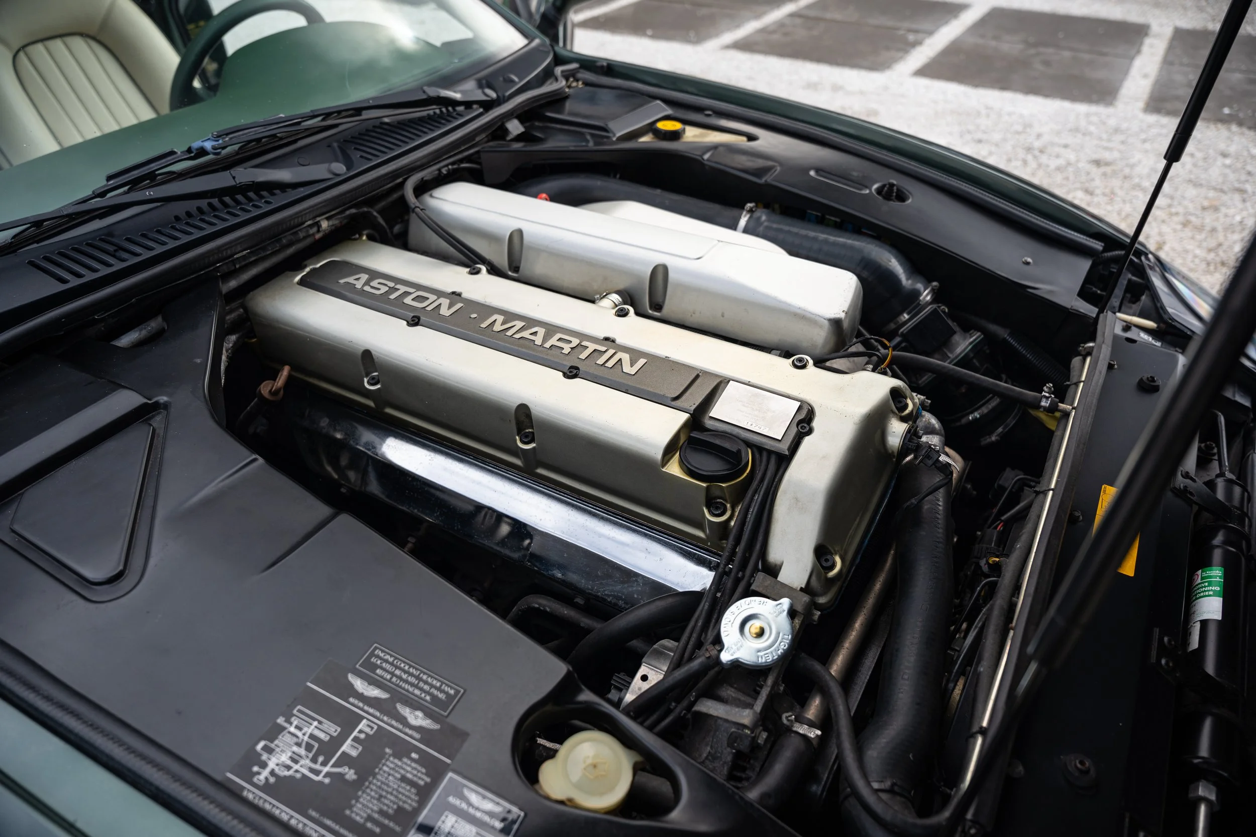 Aston Martin DB7 i6 (75).jpg