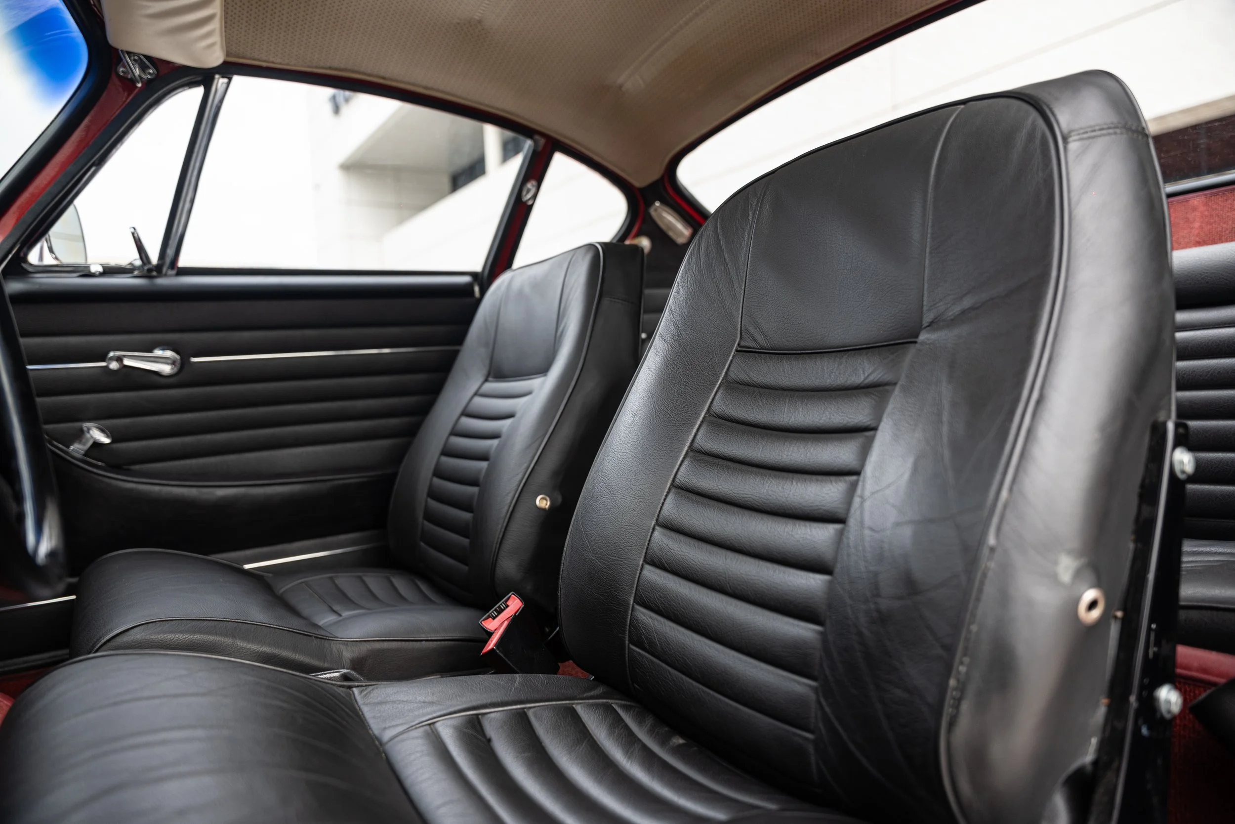 Volvo P1800 S (46).jpg