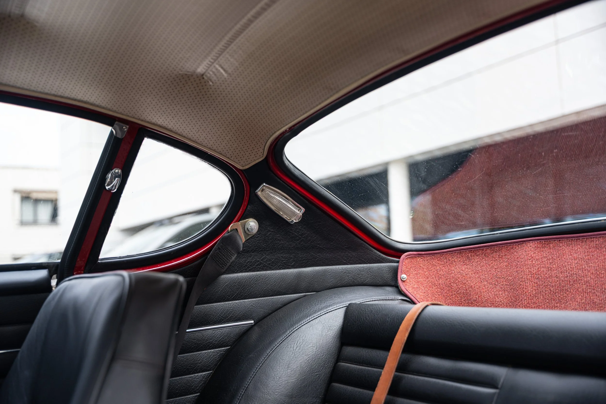 Volvo P1800 S (49).jpg