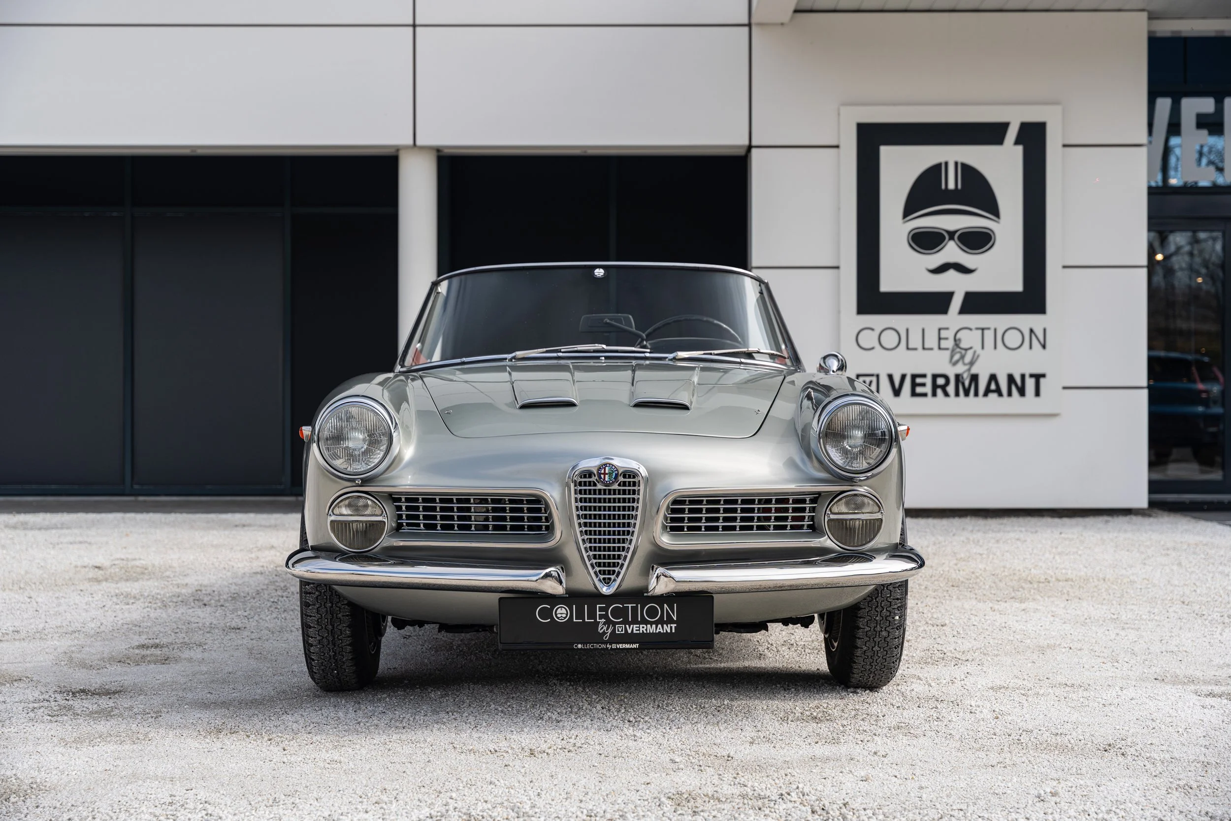 Alfa Romeo 2000 Spider (11).jpg