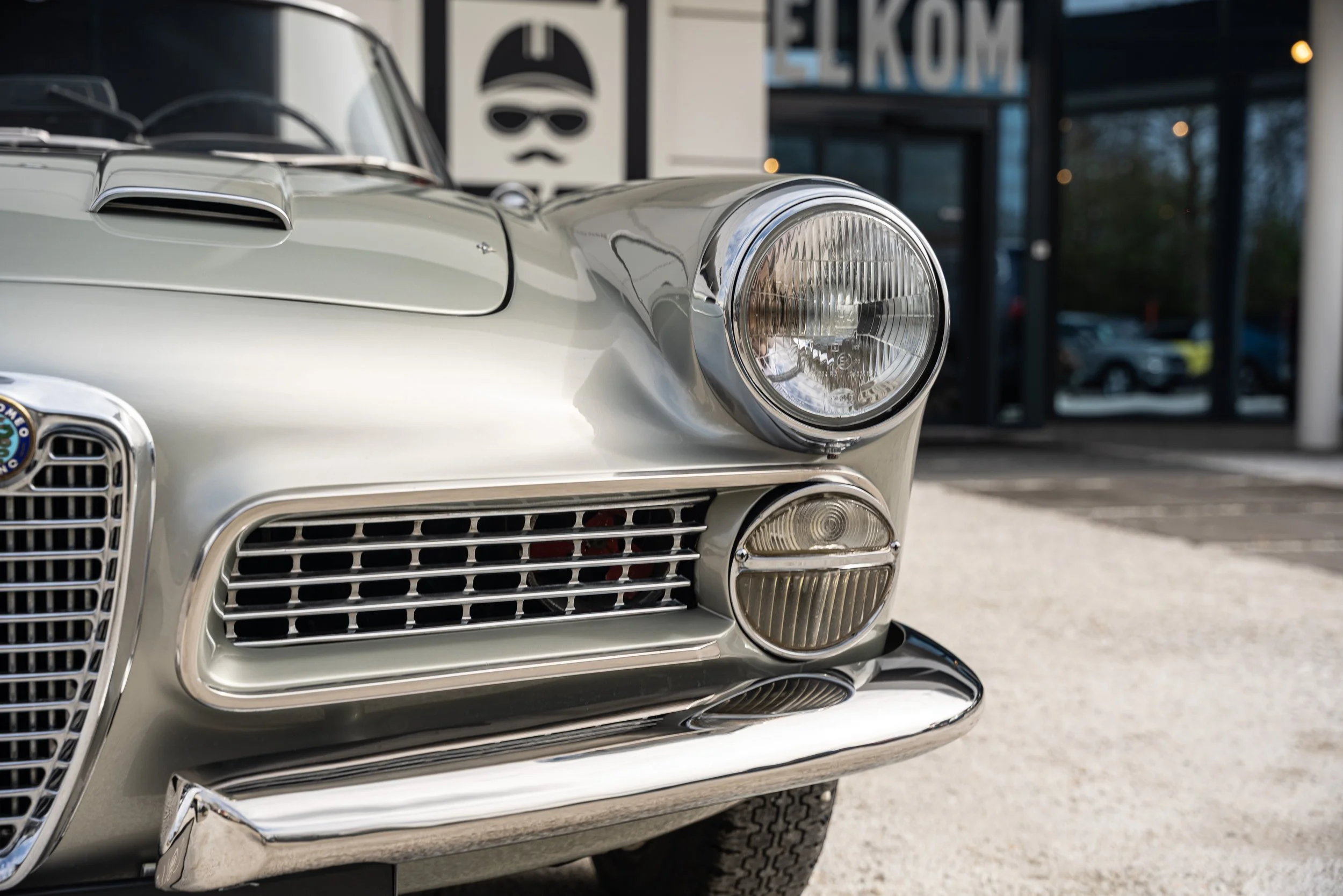 Alfa Romeo 2000 Spider (18).jpg