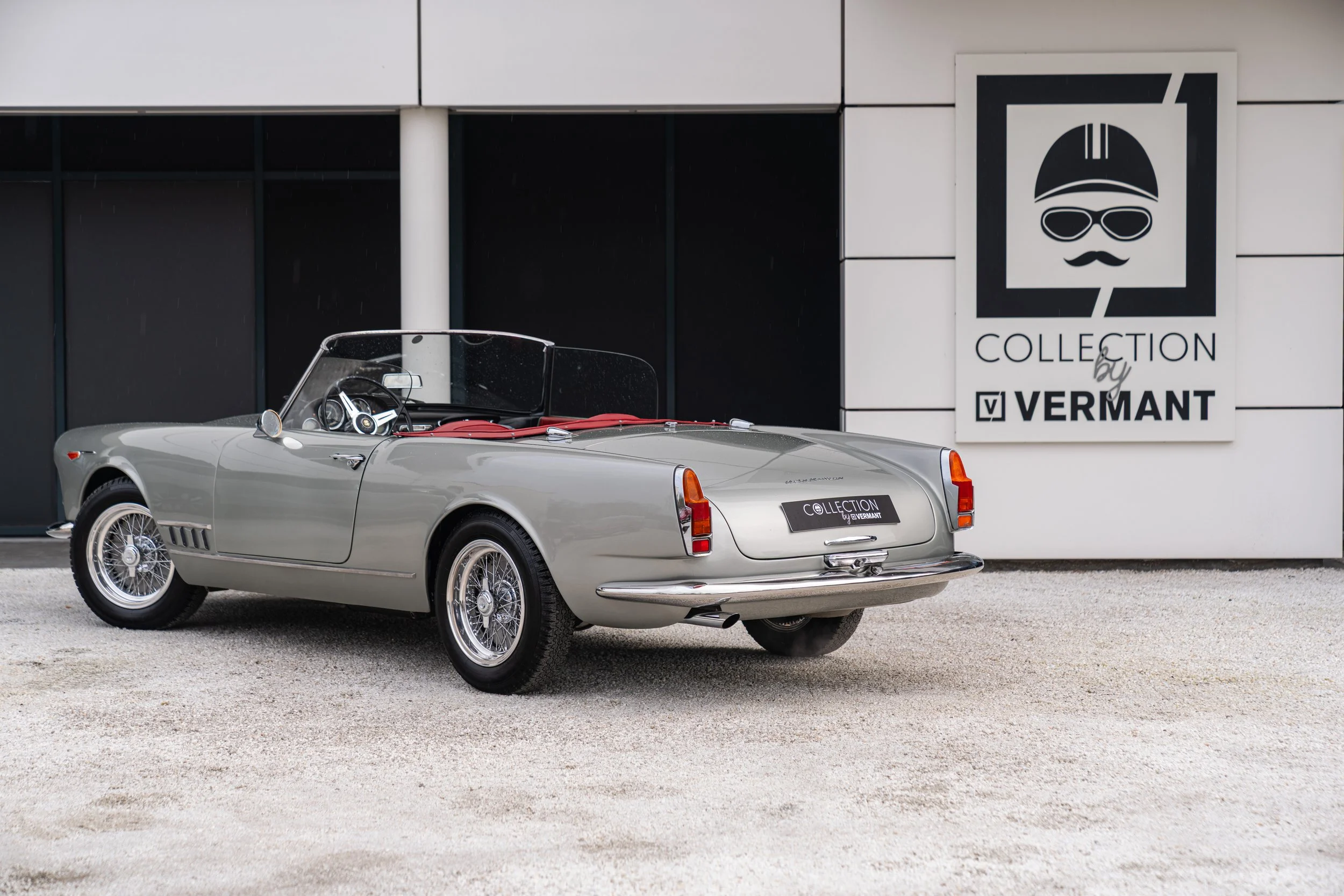 Alfa Romeo 2000 Spider (3).jpg