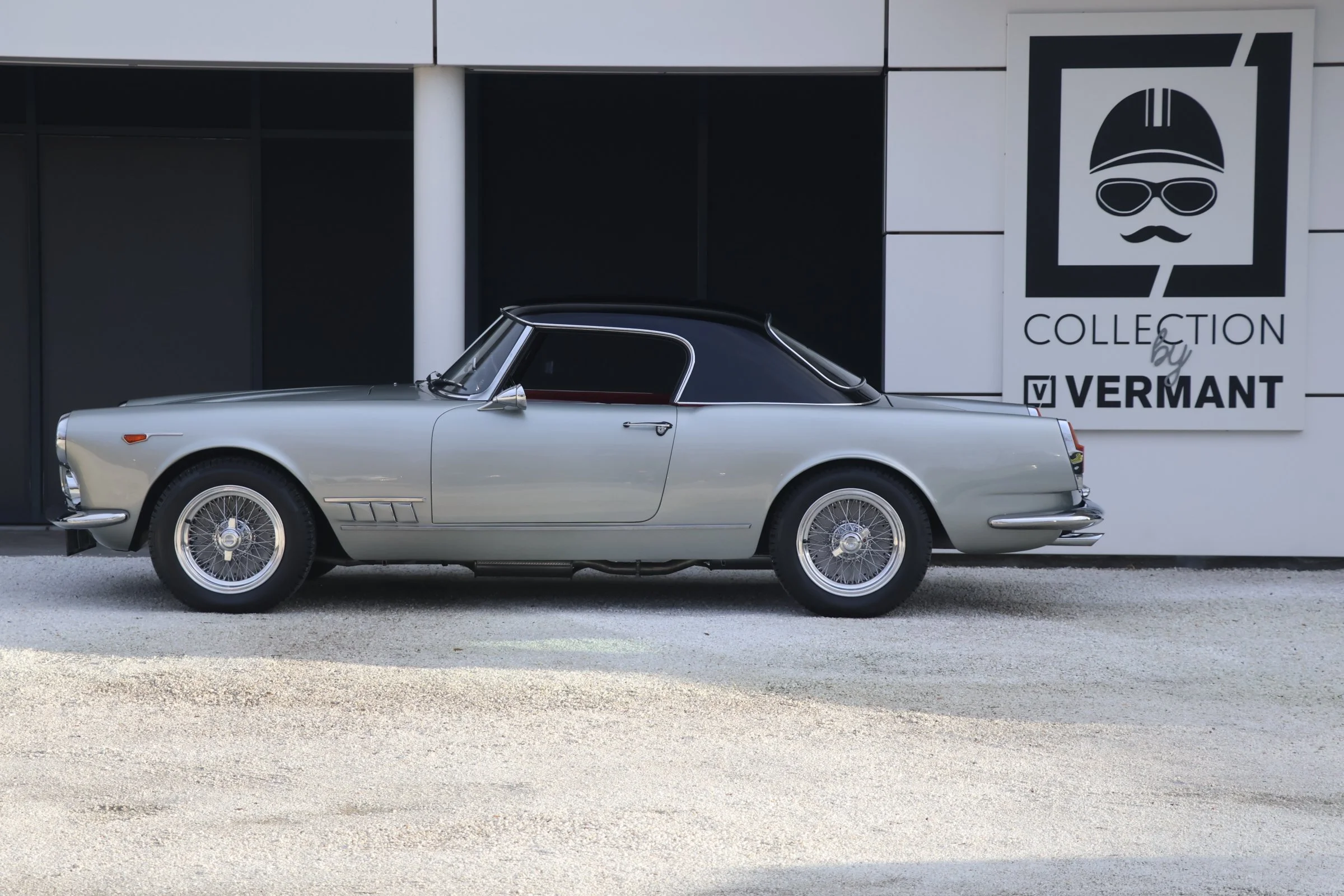 Alfa Romeo 2000 Spider (8).JPG