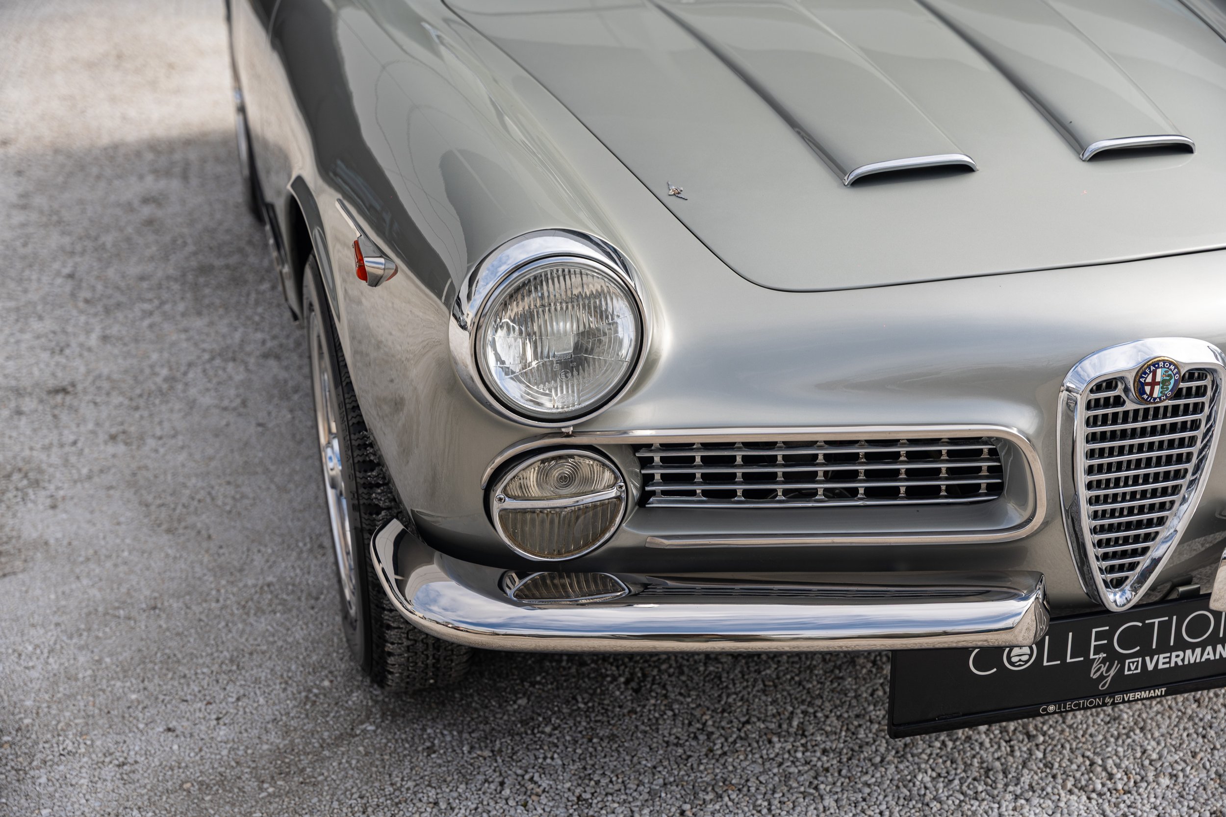 Alfa Romeo 2000 Spider (12).jpg