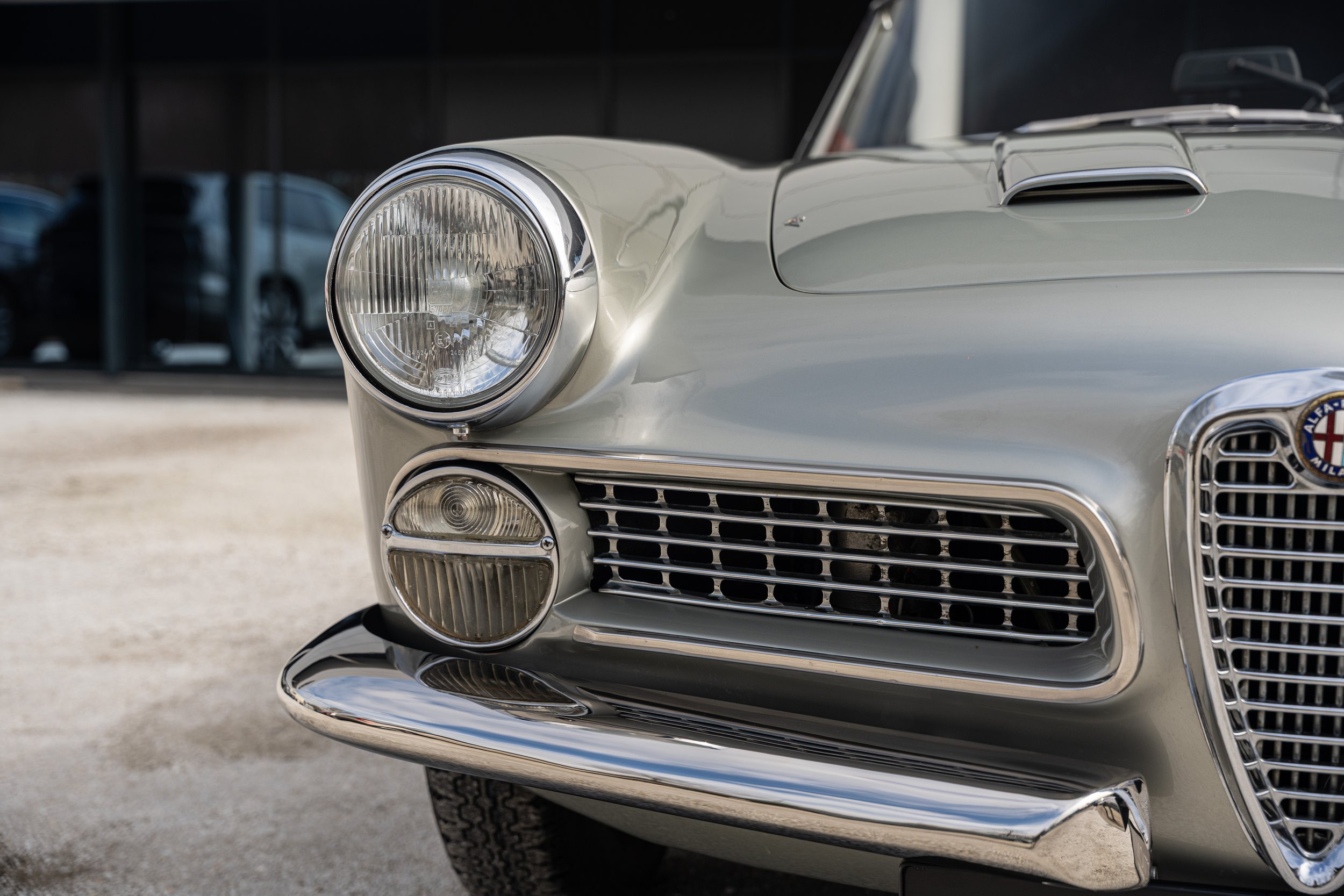 Alfa Romeo 2000 Spider (17).jpg