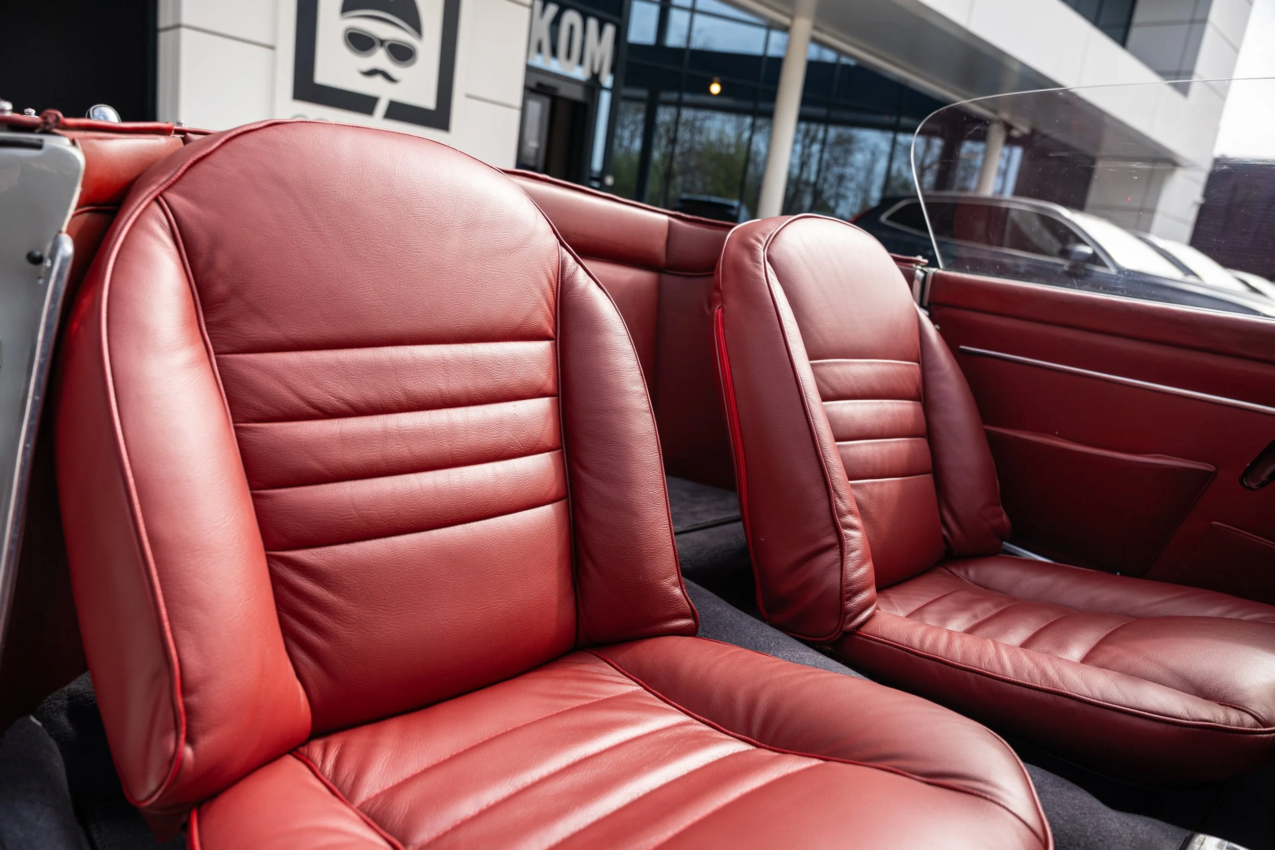 Alfa Romeo 2000 Spider (62).jpg