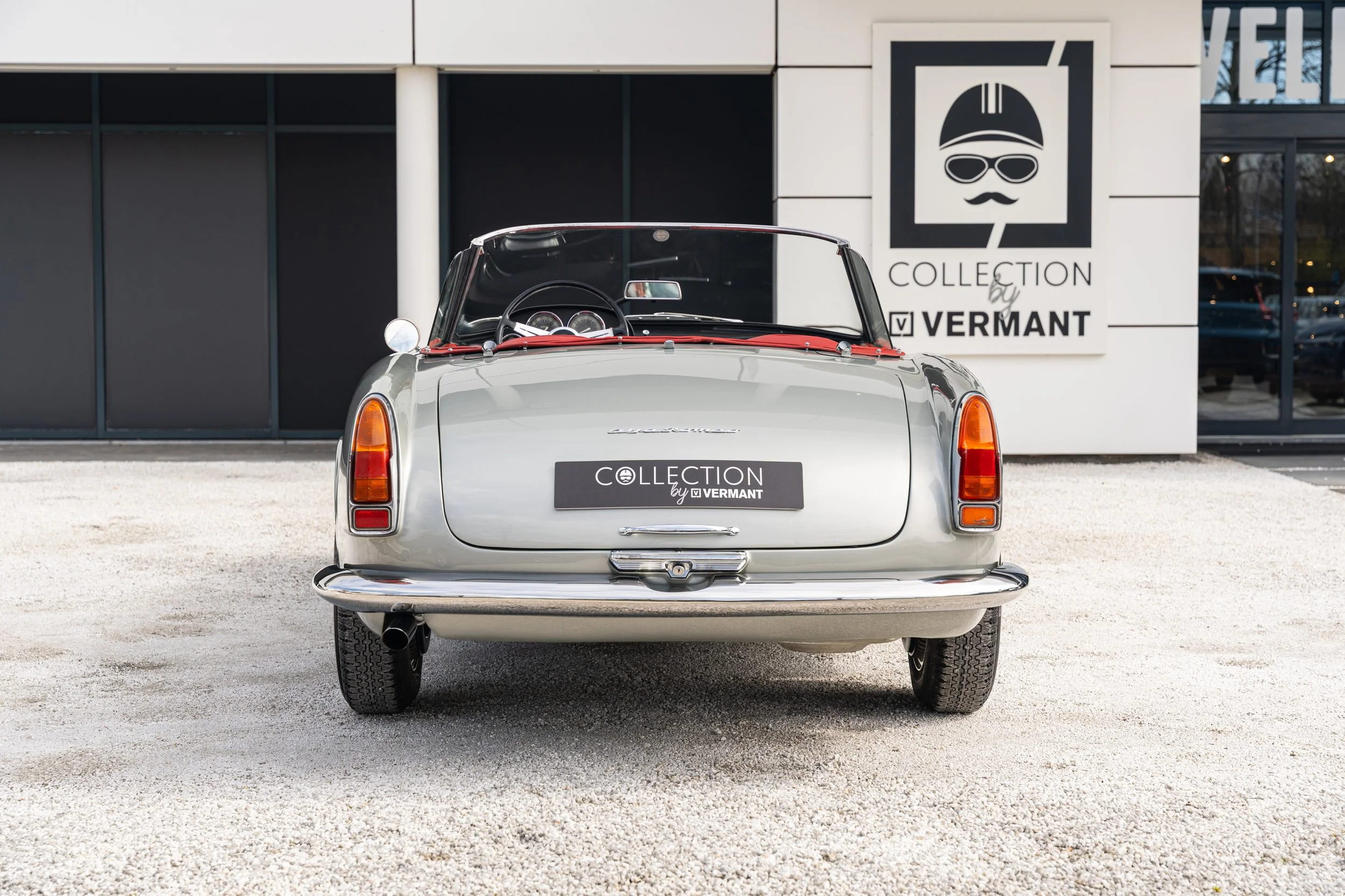 Alfa Romeo 2000 Spider (31).jpg