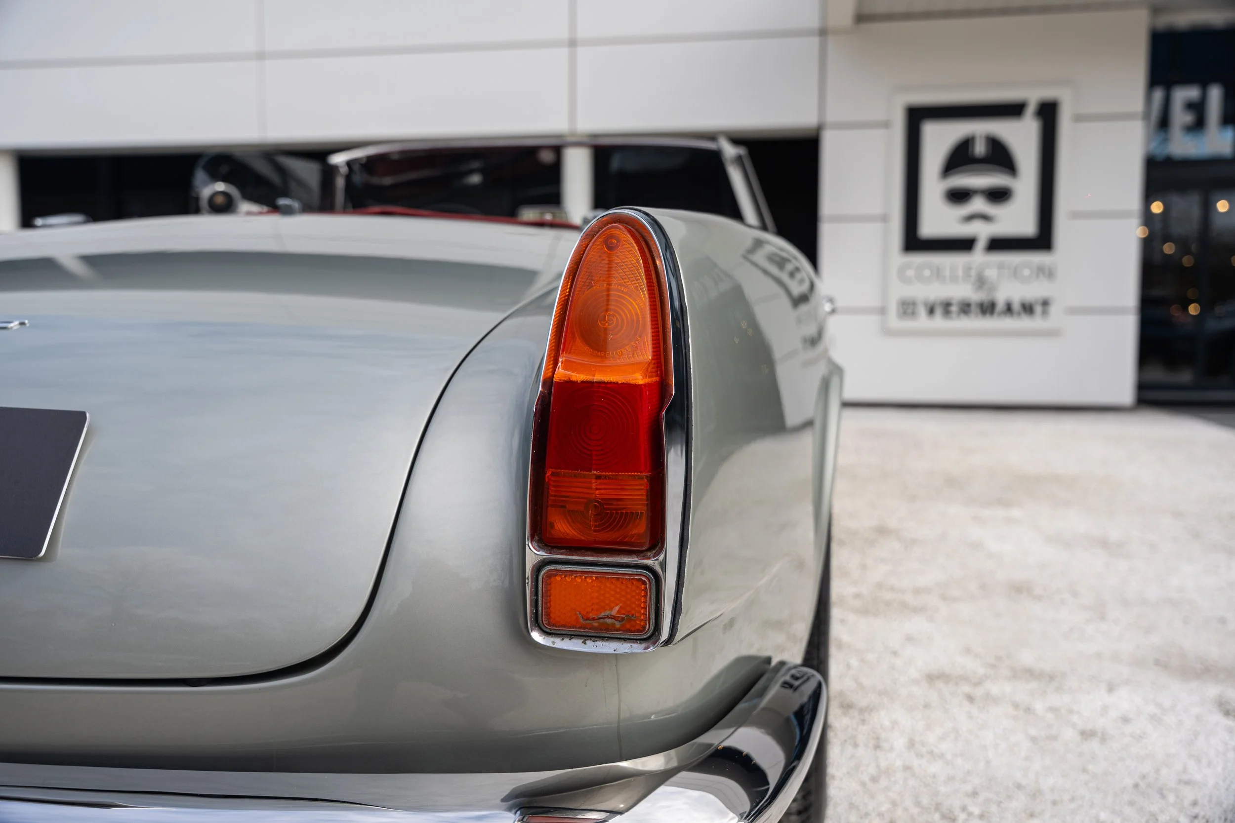 Alfa Romeo 2000 Spider (37).jpg