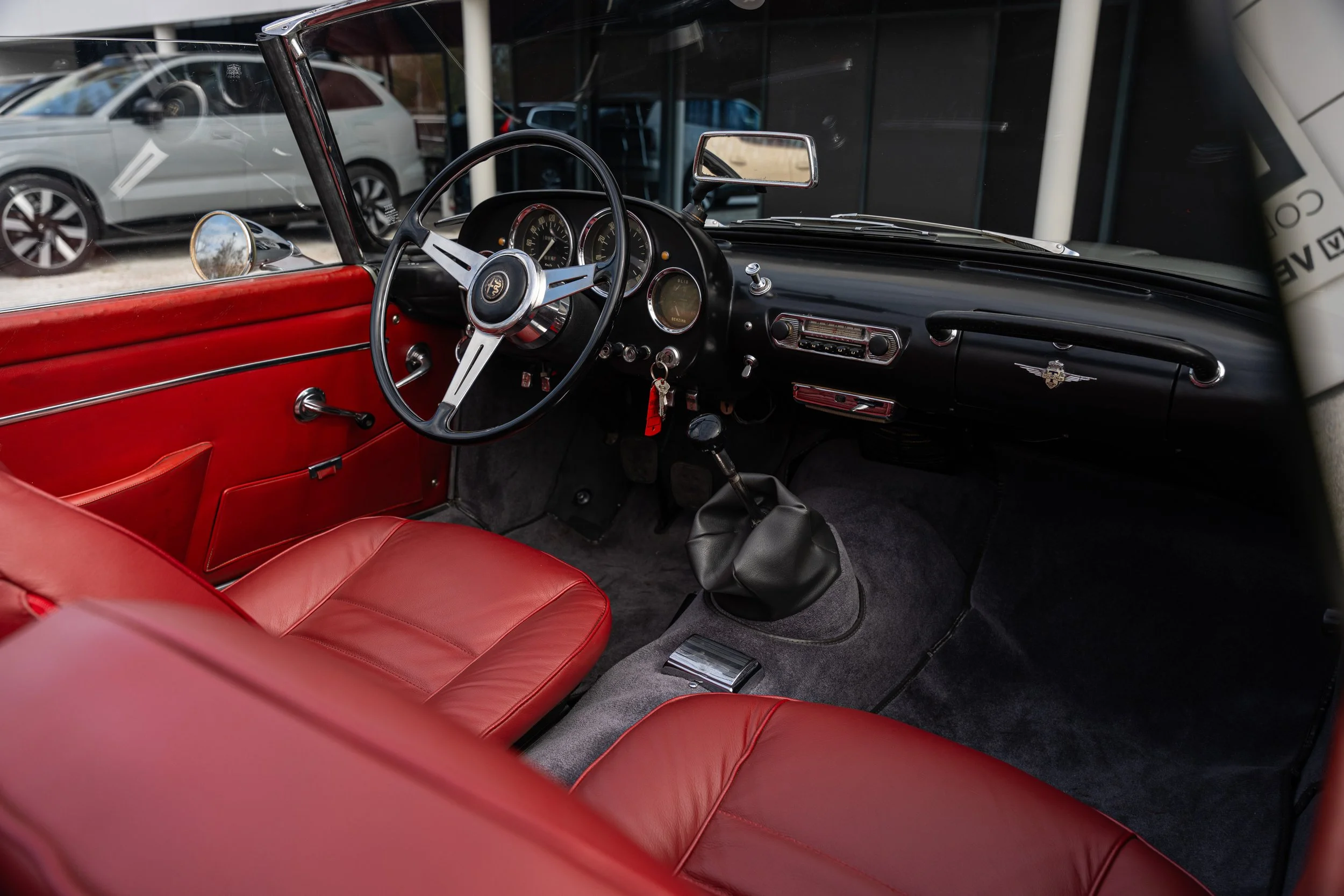 Alfa Romeo 2000 Spider (71).jpg