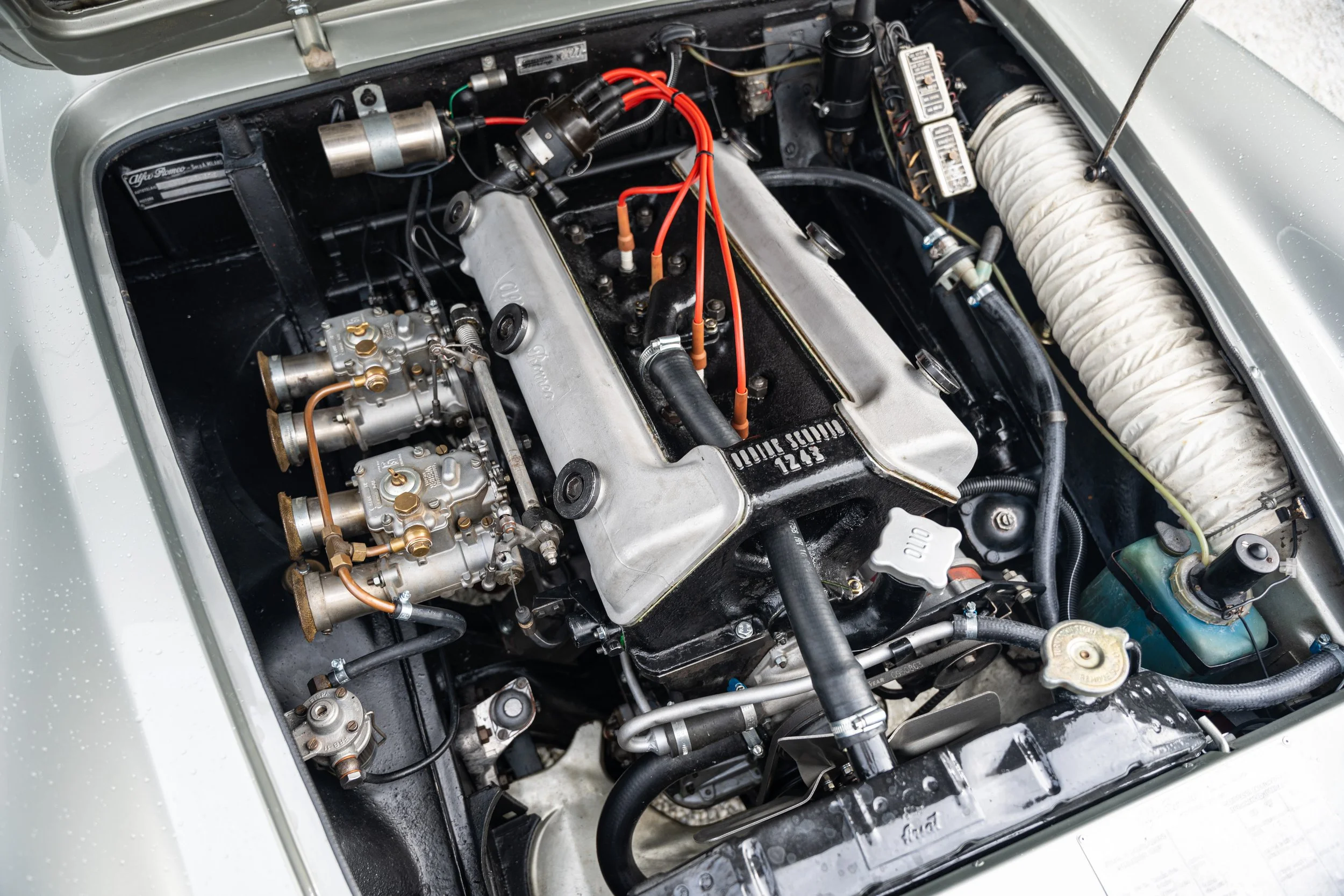 Alfa Romeo 2000 Spider (75).jpg