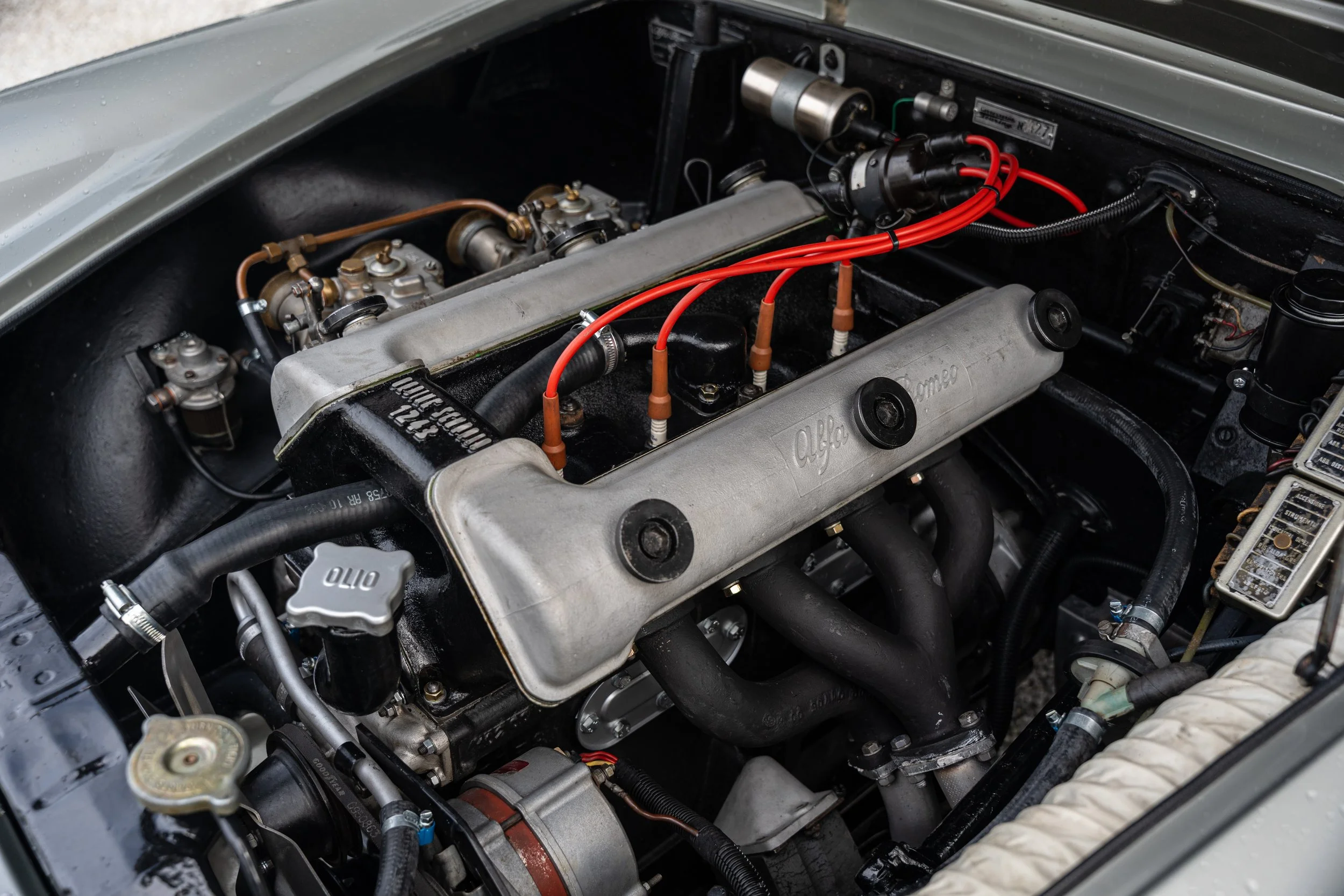 Alfa Romeo 2000 Spider (79).jpg