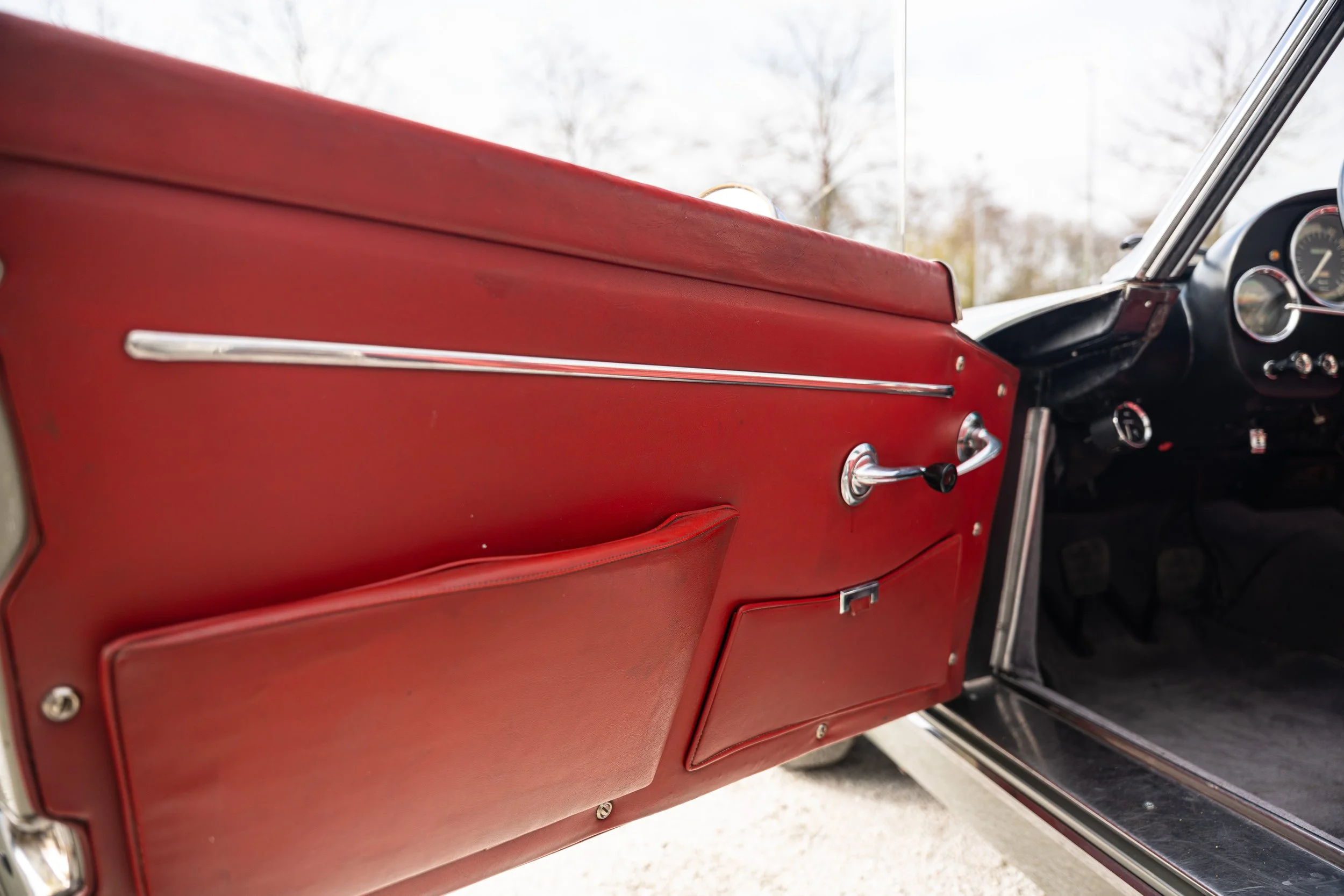 Alfa Romeo 2000 Spider (51).jpg