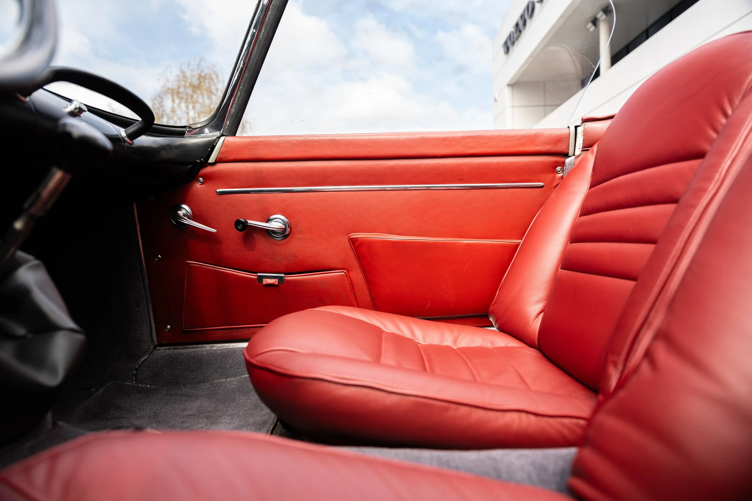 Alfa Romeo 2000 Spider (57).jpg