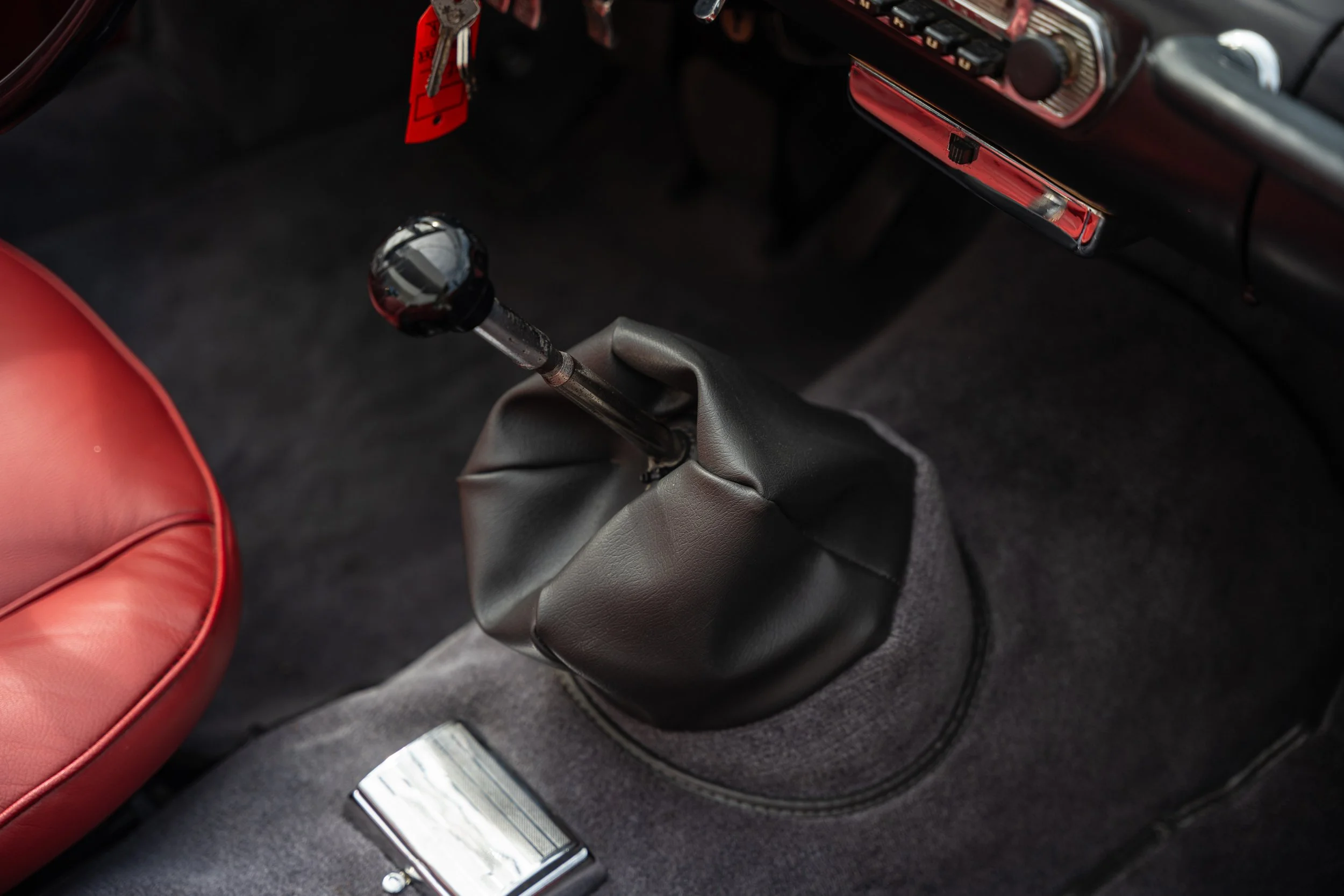 Alfa Romeo 2000 Spider (64).jpg