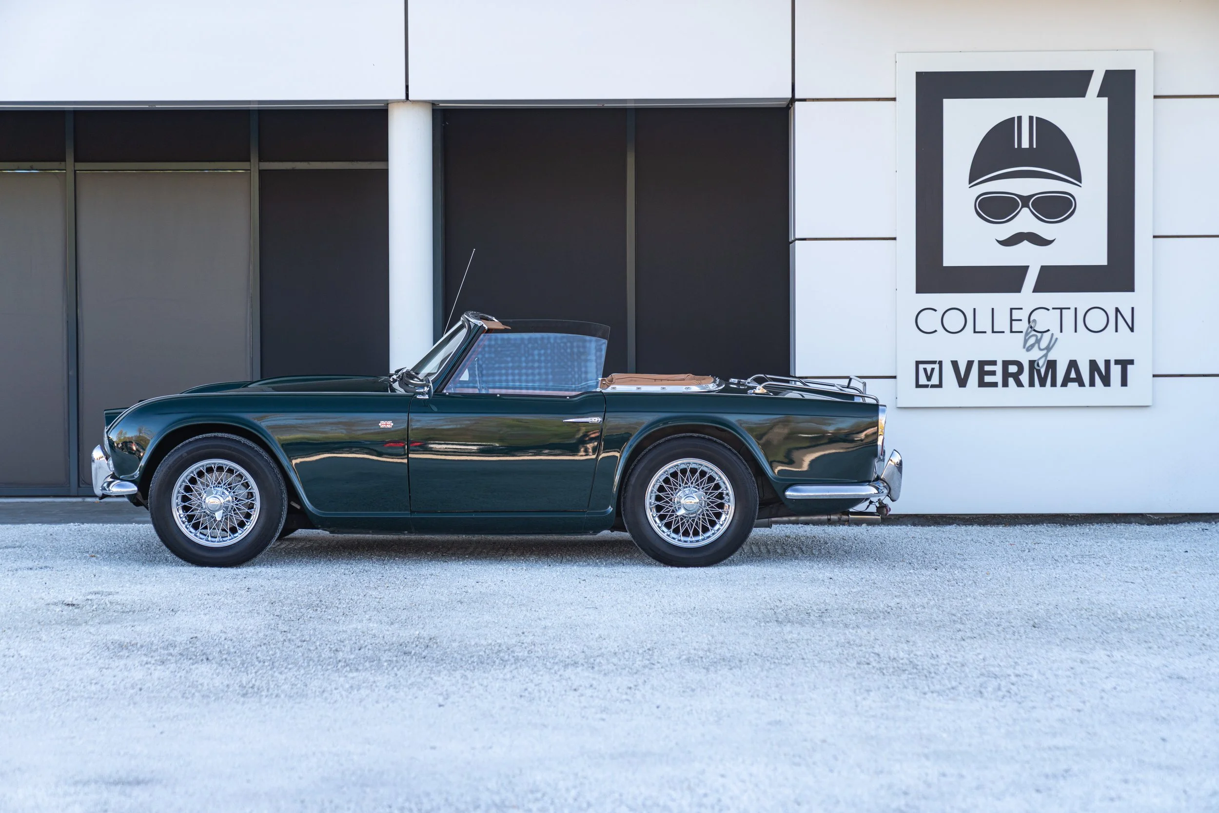 Triumph TR4 (4).jpg