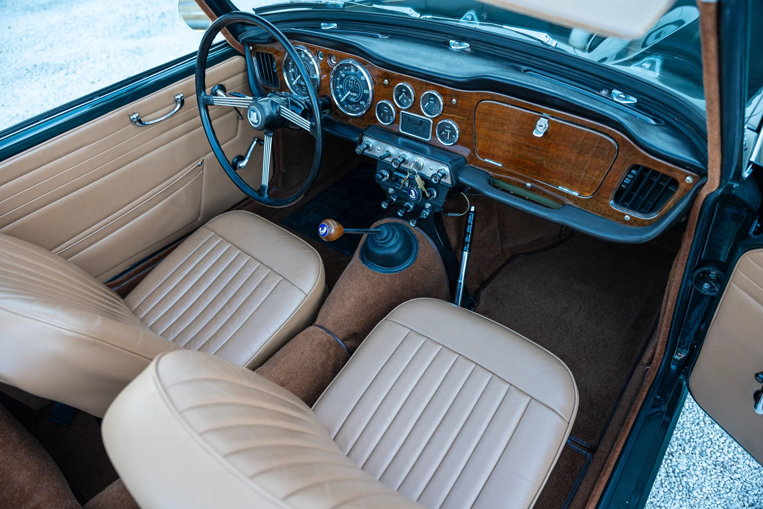 Triumph TR4 (62).jpg