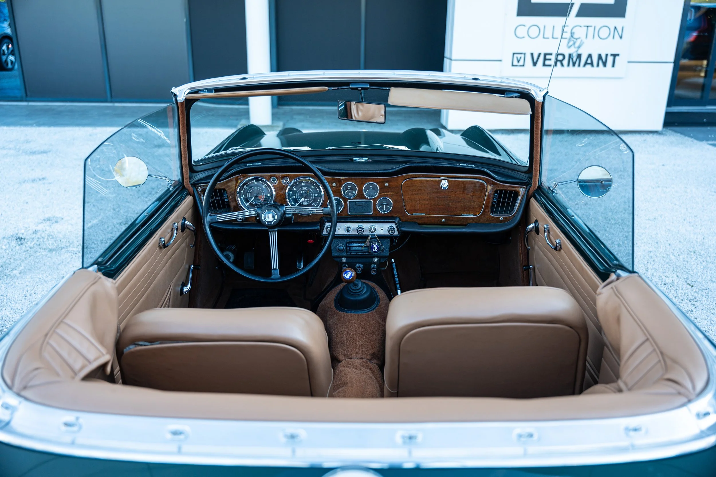 Triumph TR4 (58).jpg