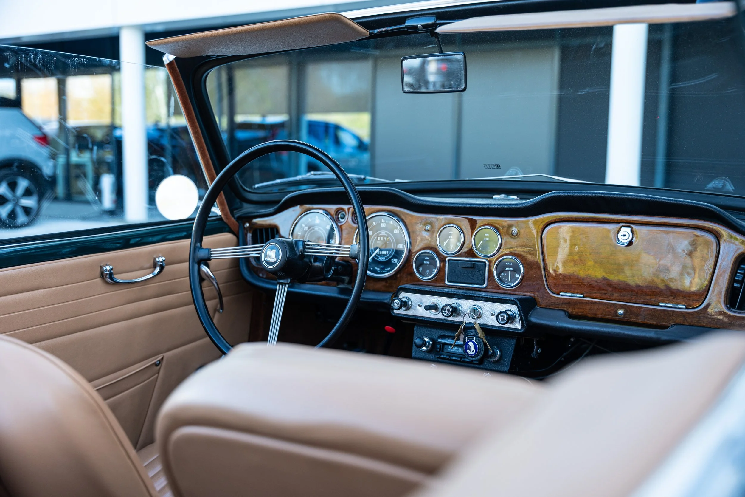 Triumph TR4 (59).jpg