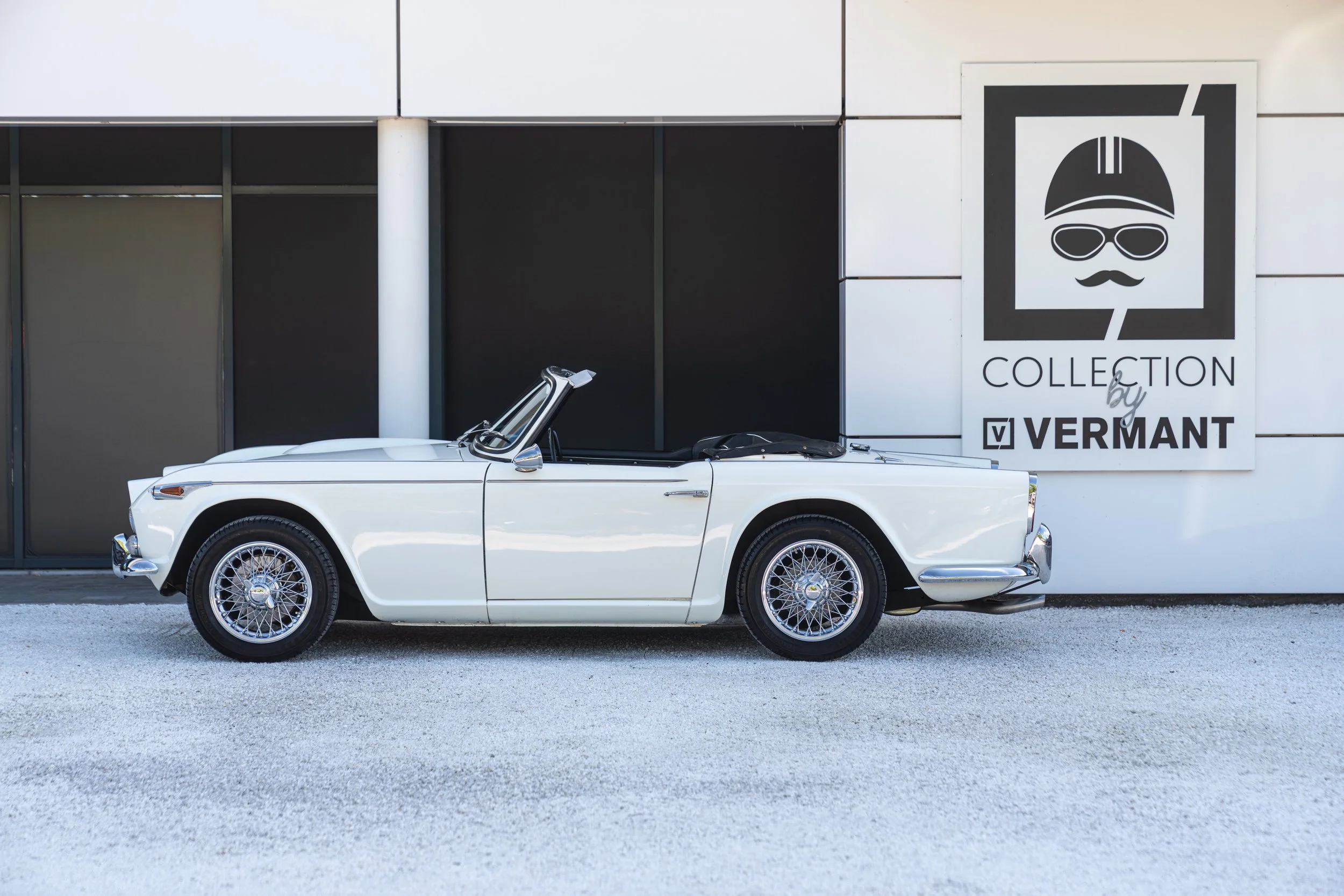 Triumph TR4 IRS (1)4.jpg