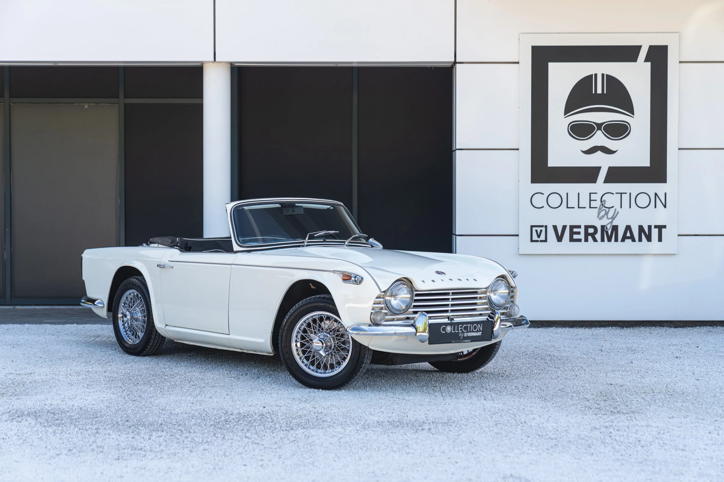 Triumph TR4 IRS (1).jpg