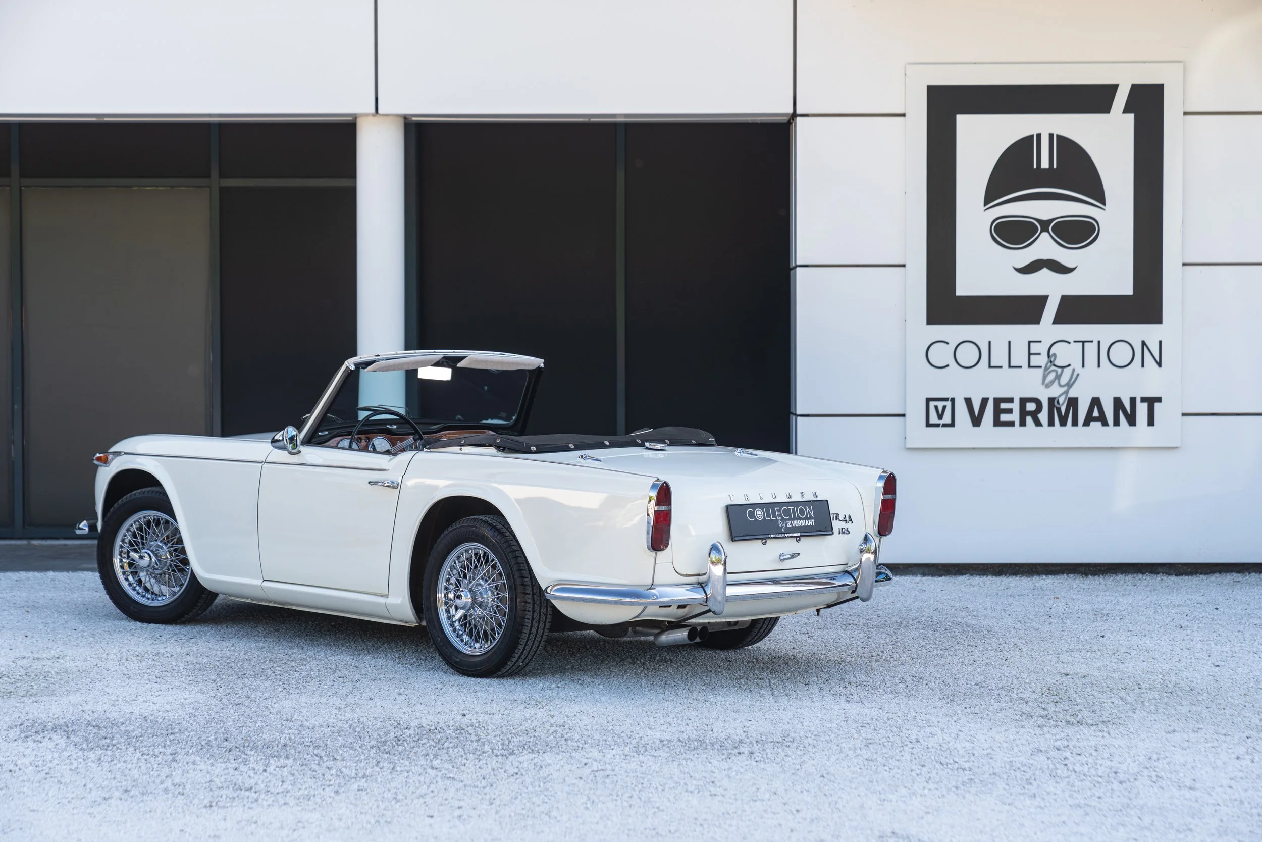 Triumph TR4 IRS (1)3.jpg