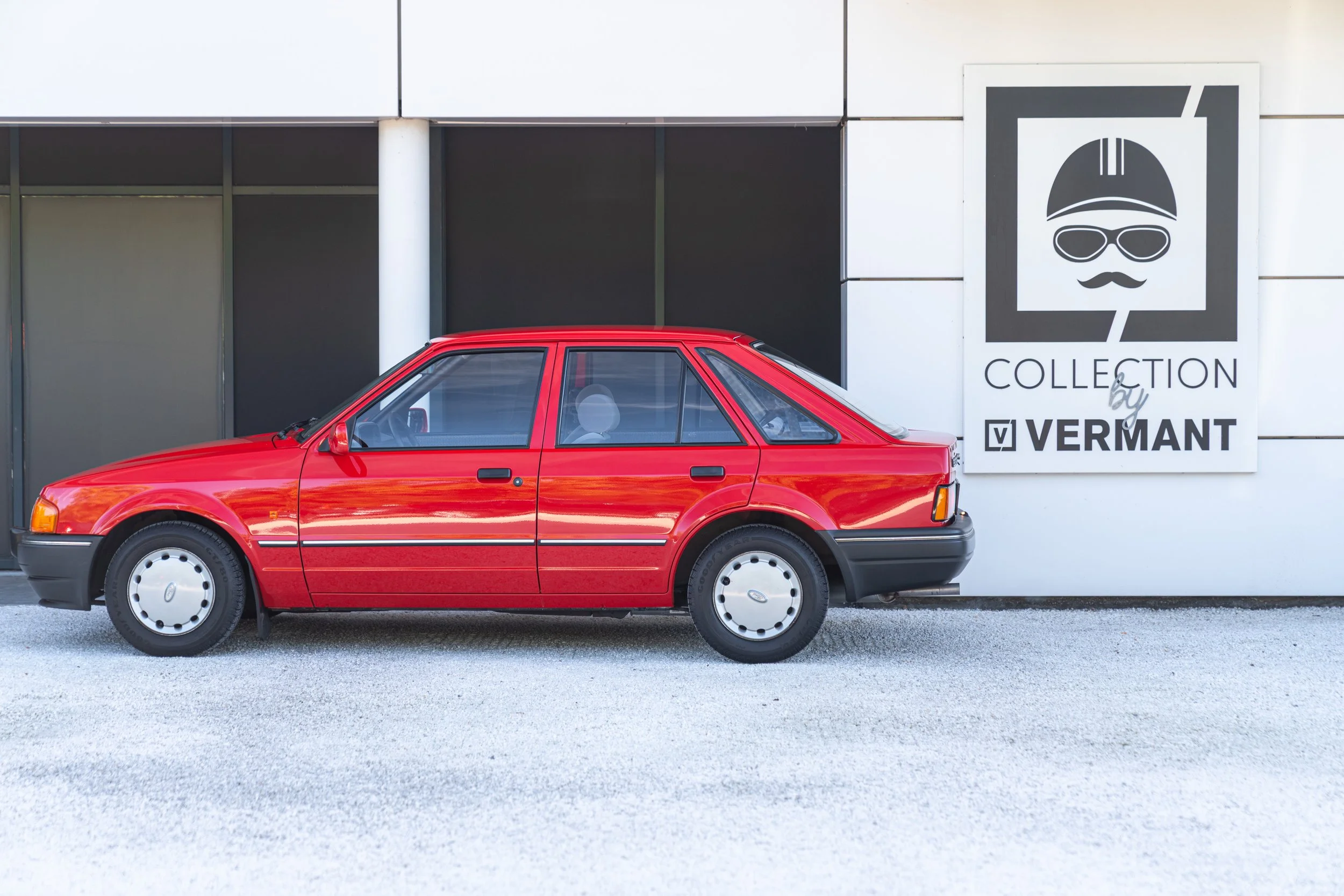 Ford Escort (4).jpg