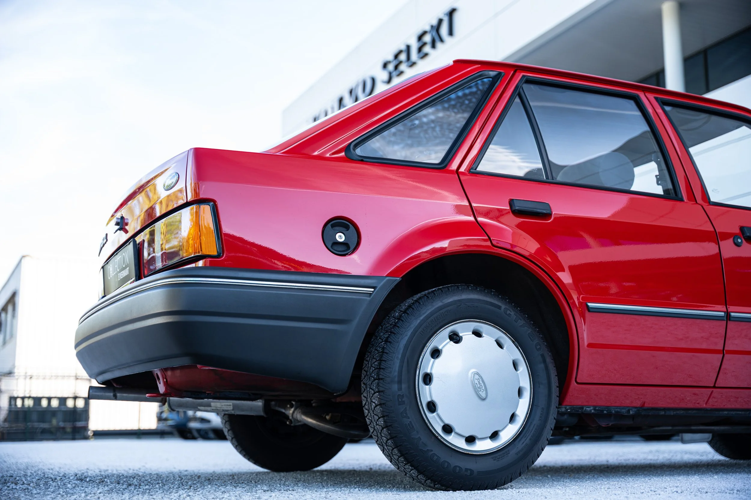 Ford Escort (38).jpg