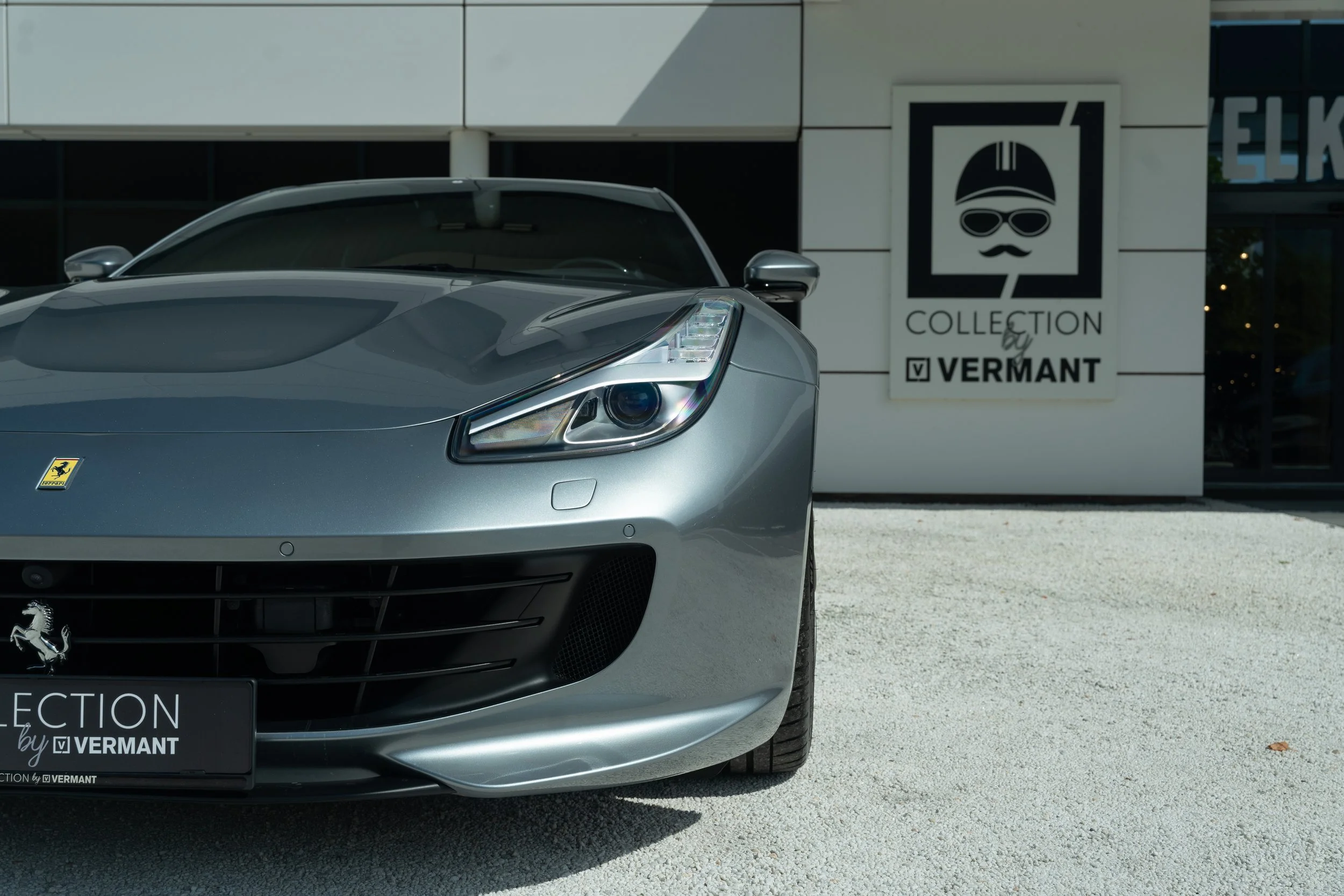 Ferrari GTC4 Lusso T (10).jpg