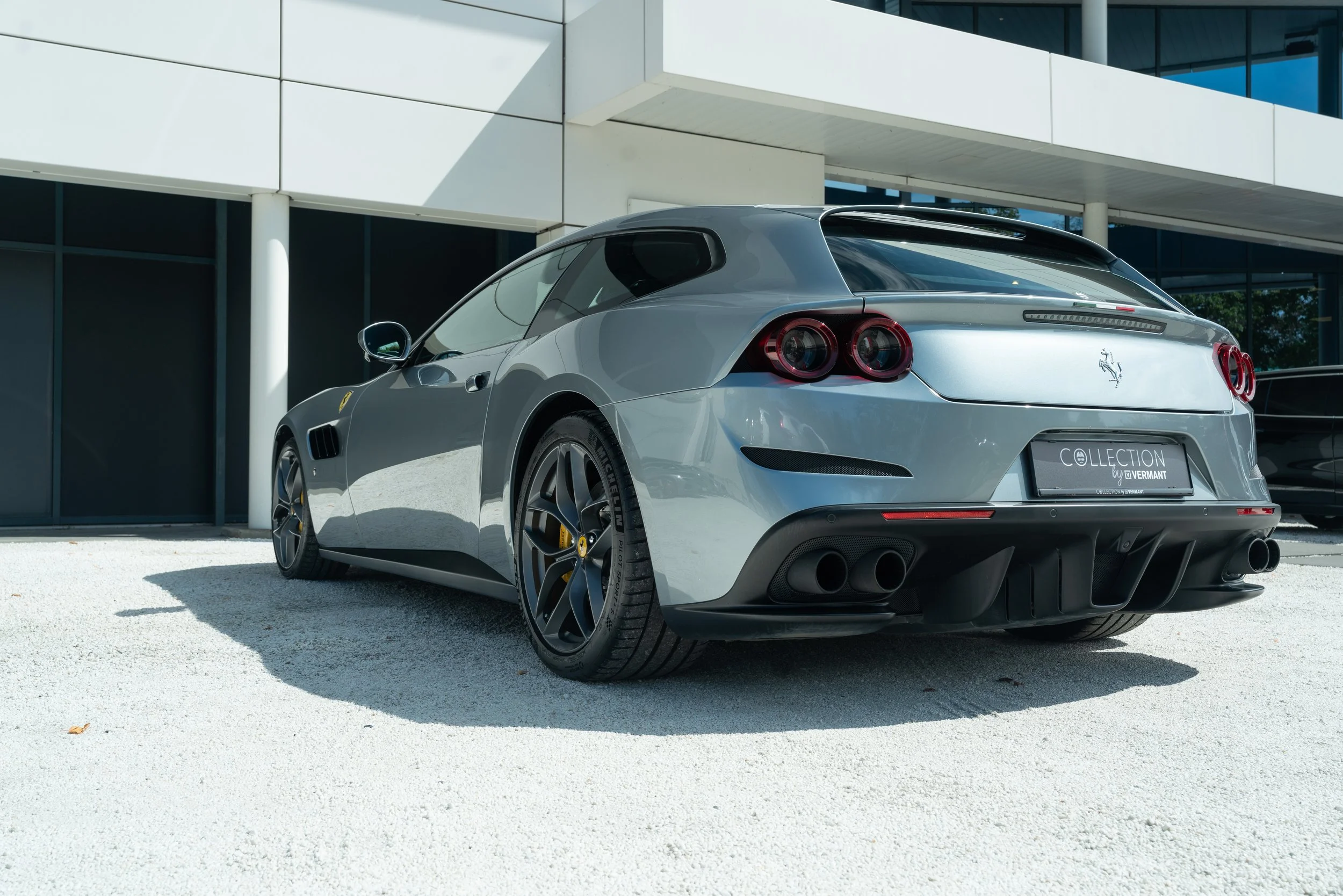 Ferrari GTC4 Lusso T (16).jpg