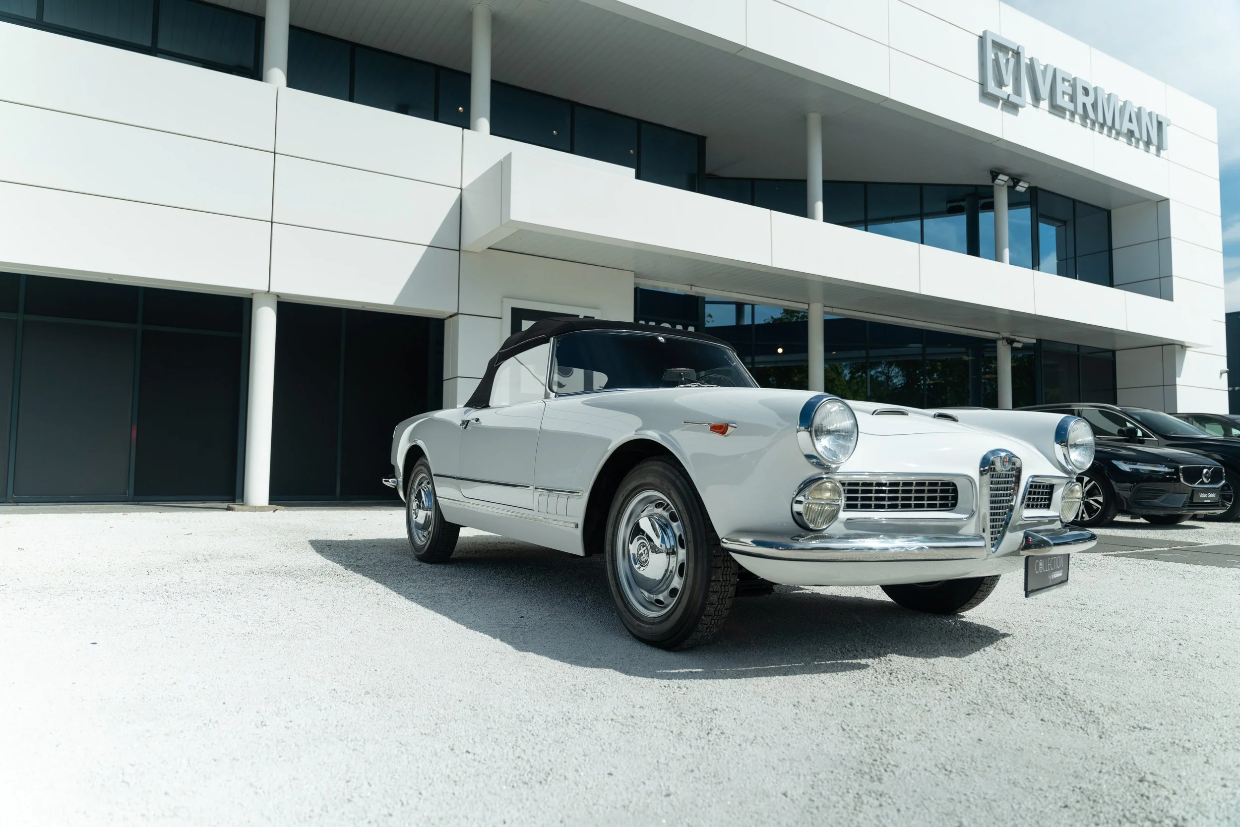 Alfa Romeo 2000 Spider (6).jpg