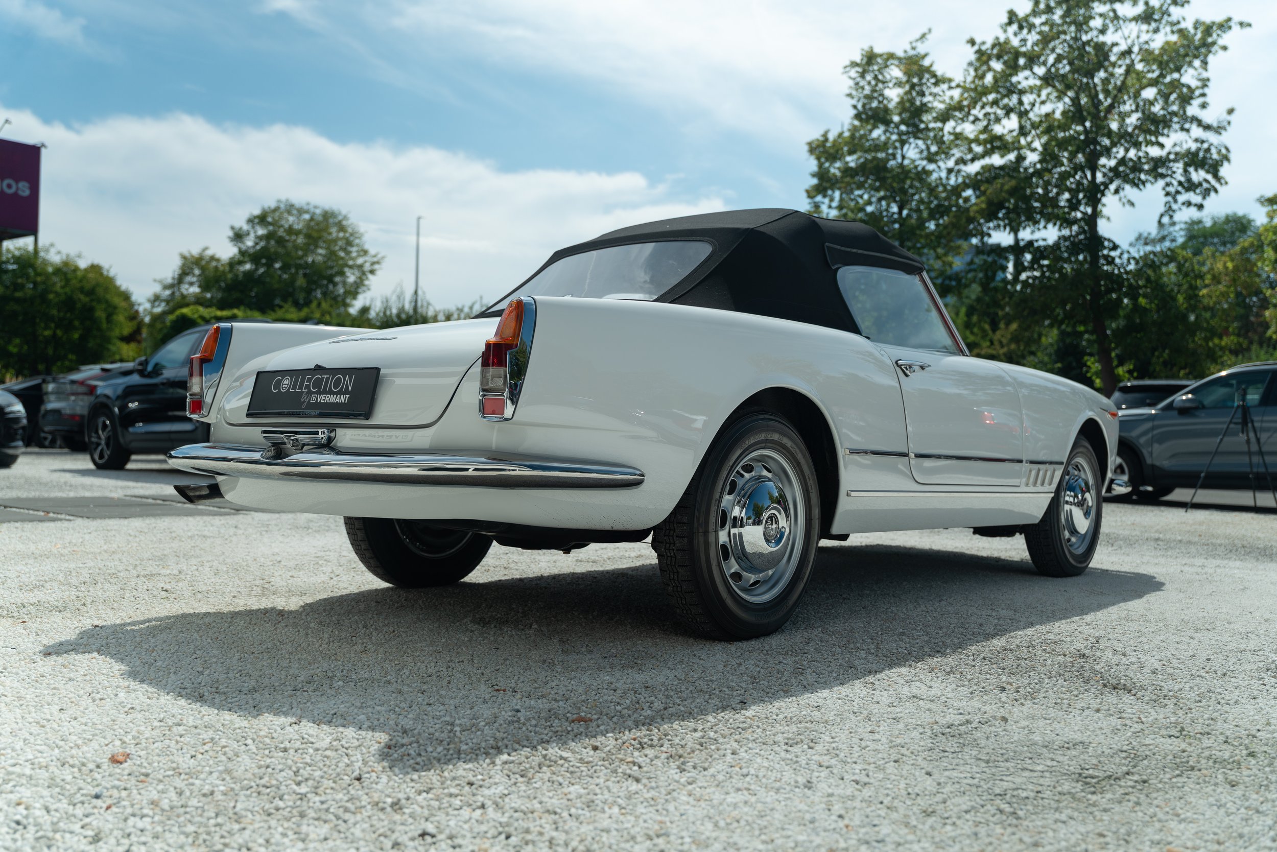Alfa Romeo 2000 Spider (10).jpg