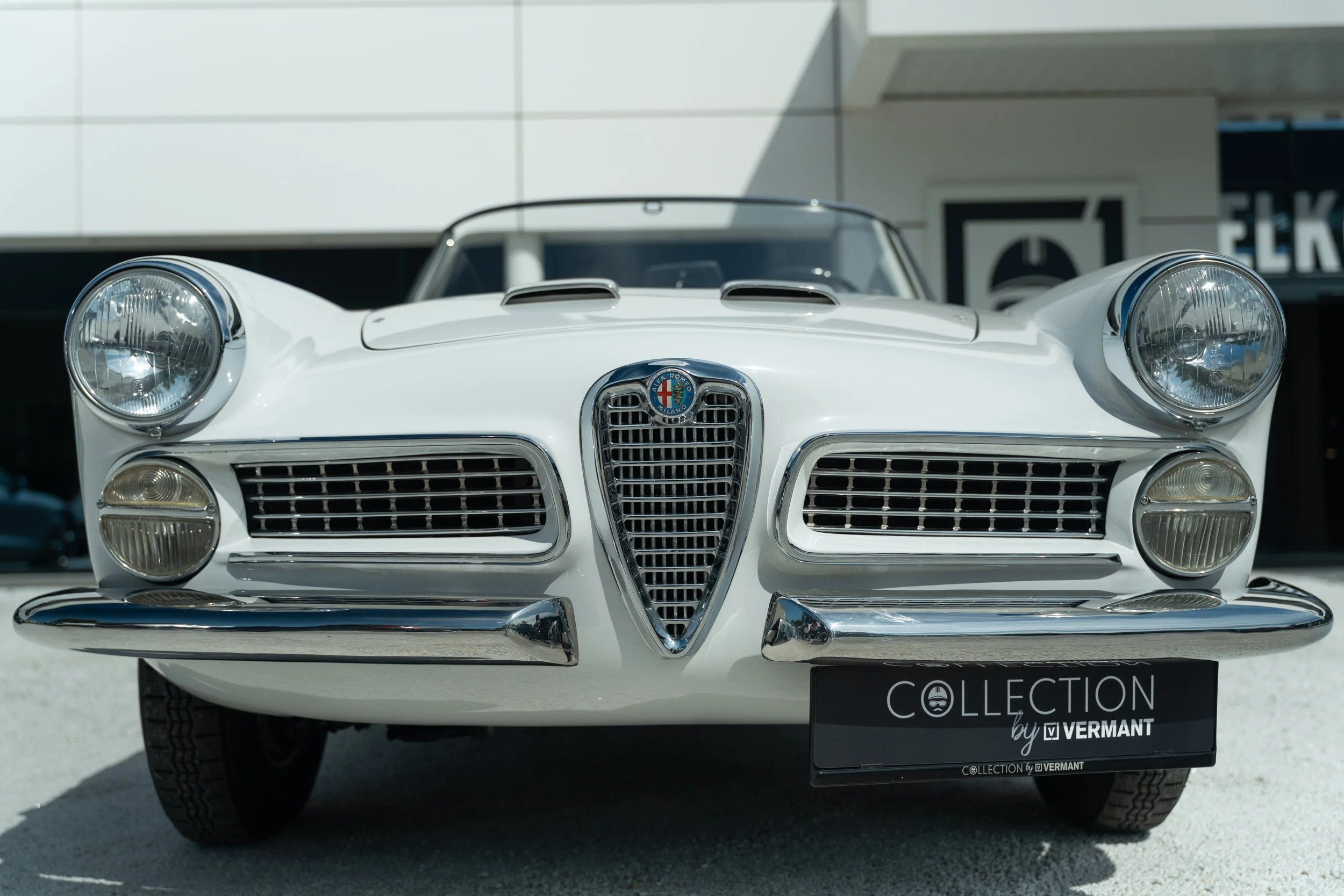 Alfa Romeo 2000 Spider (26).jpg