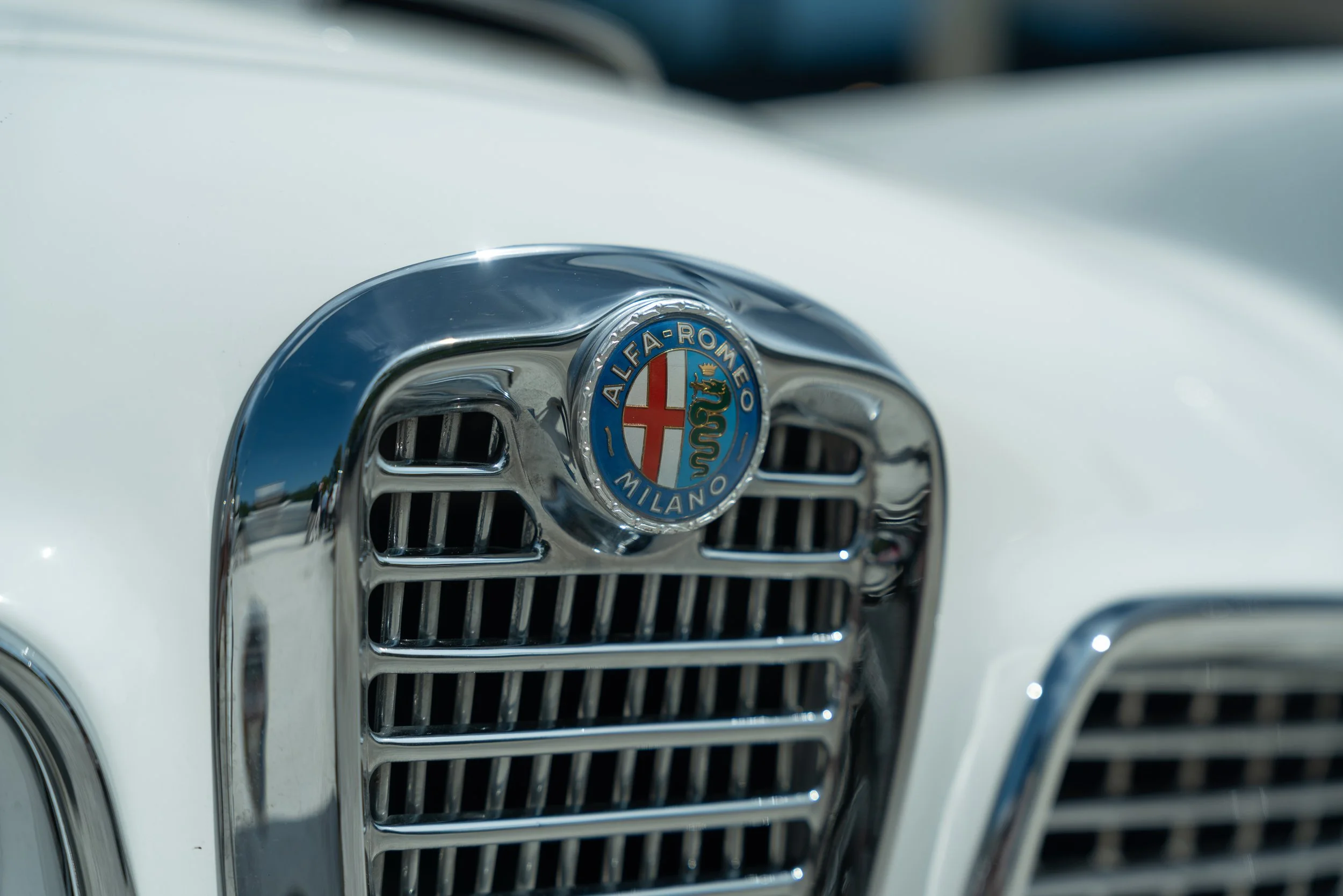 Alfa Romeo 2000 Spider (16).jpg