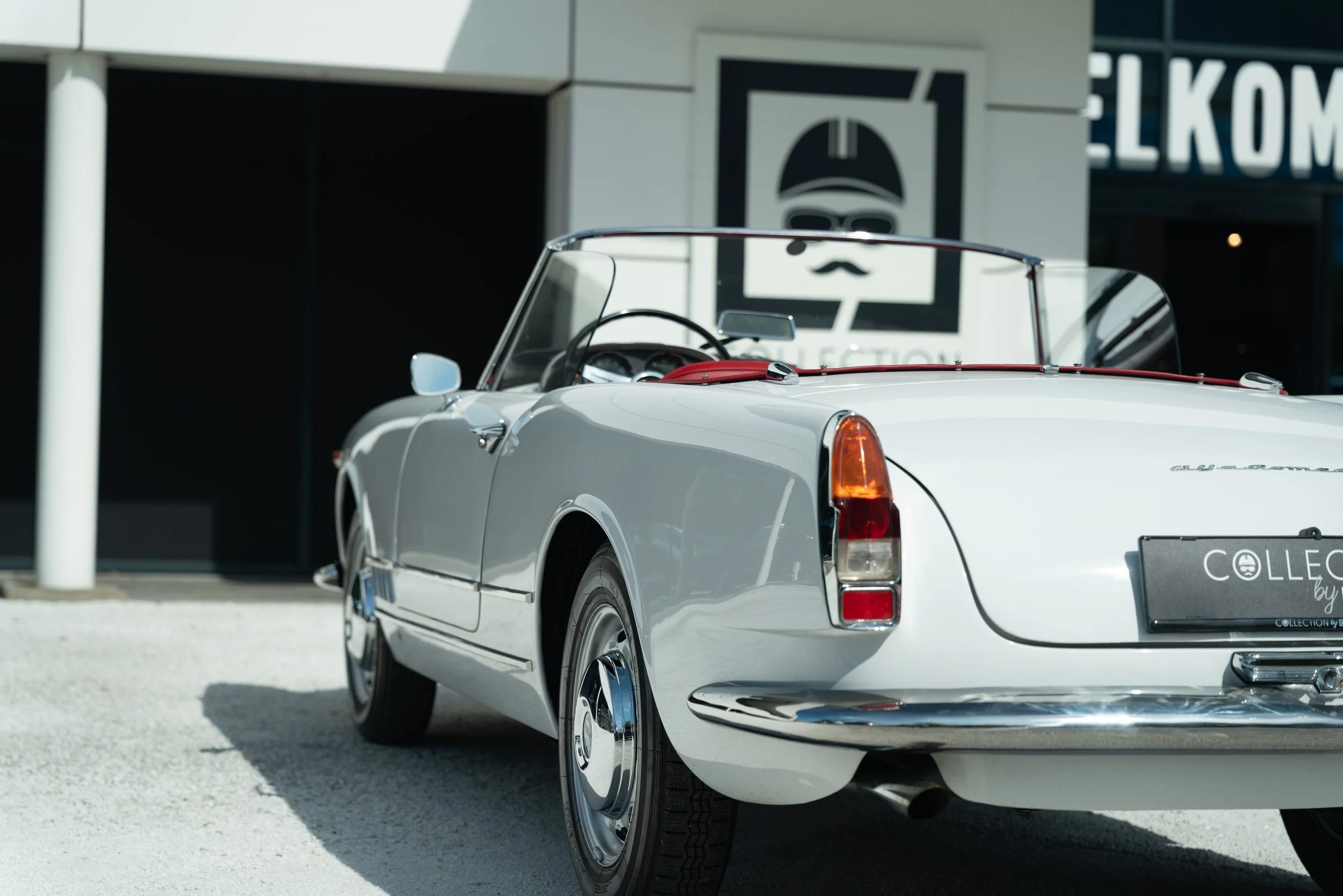 Alfa Romeo 2000 Spider (35).jpg