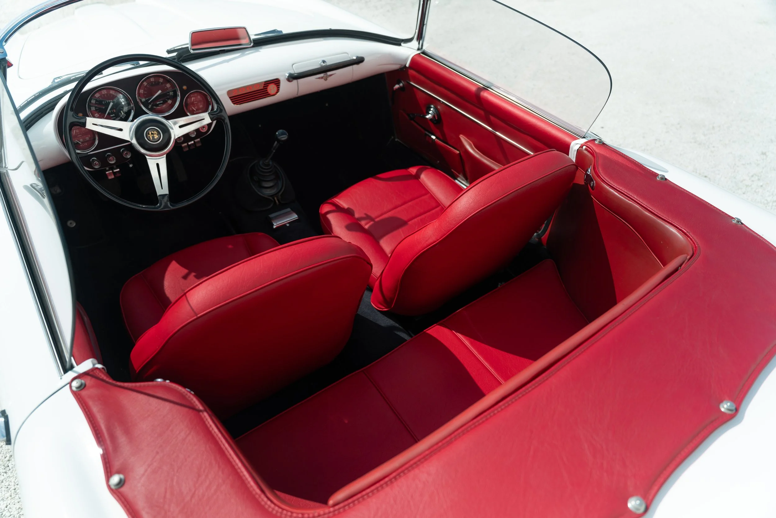 Alfa Romeo 2000 Spider (41).jpg